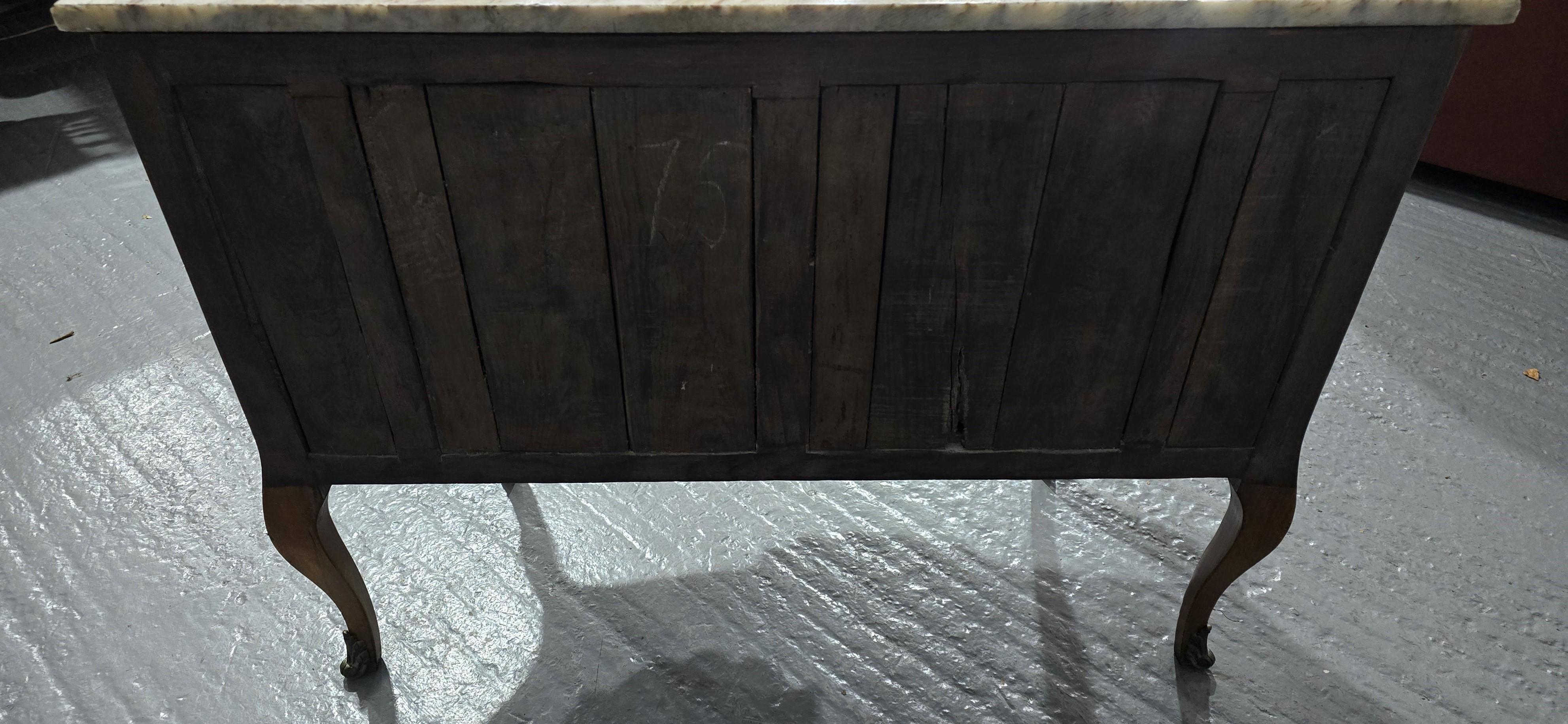 Superb Bombe Inlaid Walnut Commode Chest of Drawers For Sale 4