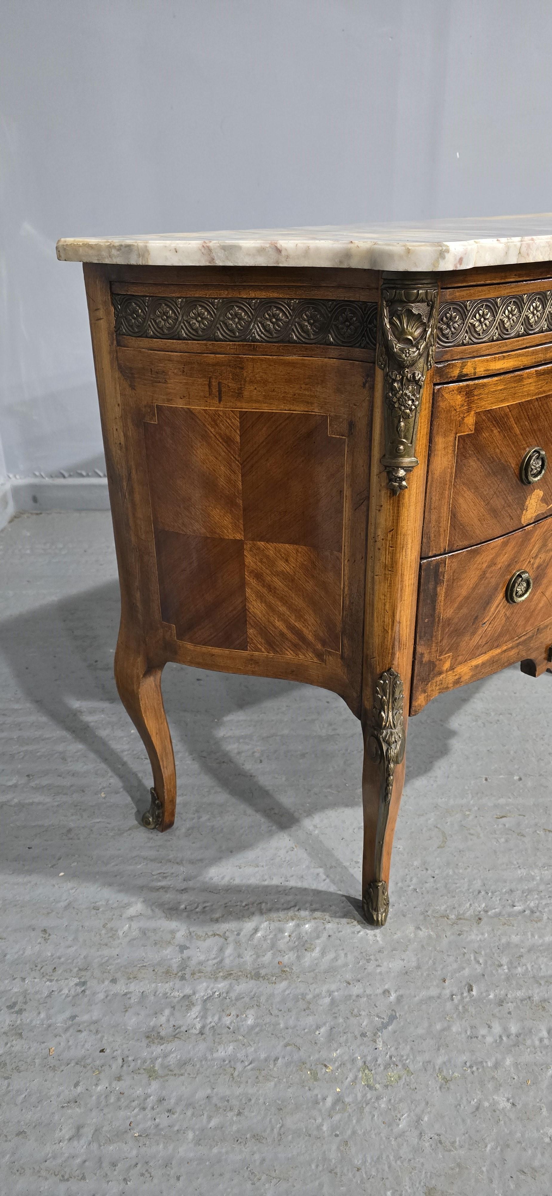 20th Century Superb Bombe Inlaid Walnut Commode Chest of Drawers For Sale