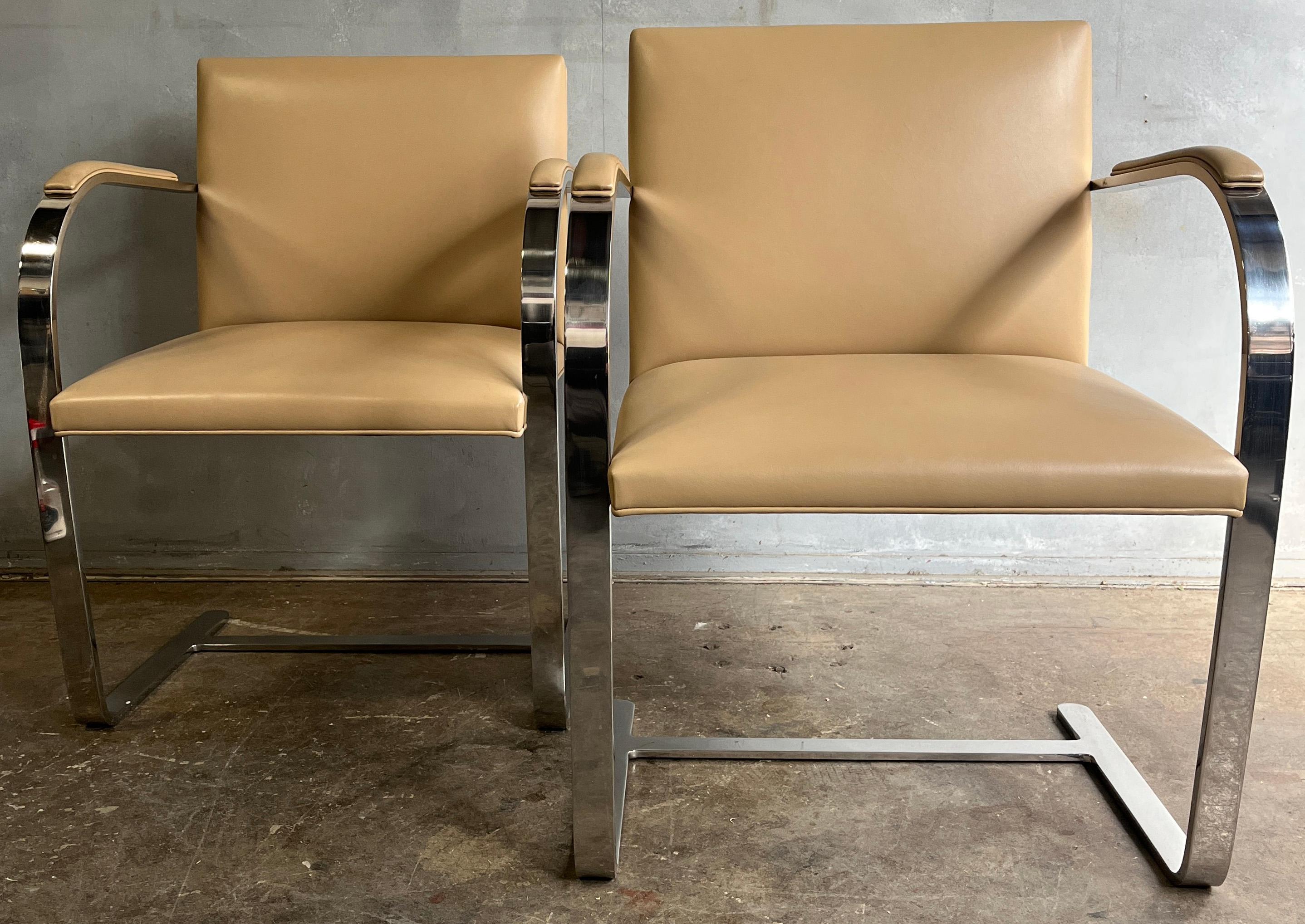Superbes fauteuils Brno en acier inoxydable et non chromé de Knoll en vente 3