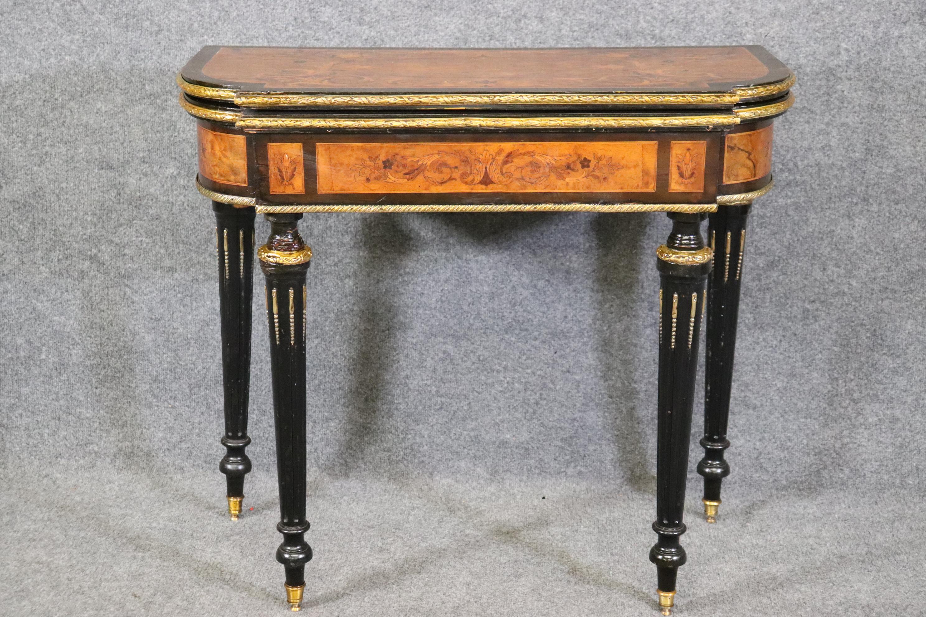 Hervorragender französischer Spieltisch aus ebonisiertem Nussbaumholz mit Bronzeintarsien aus Bronze, um 1870 im Angebot 1