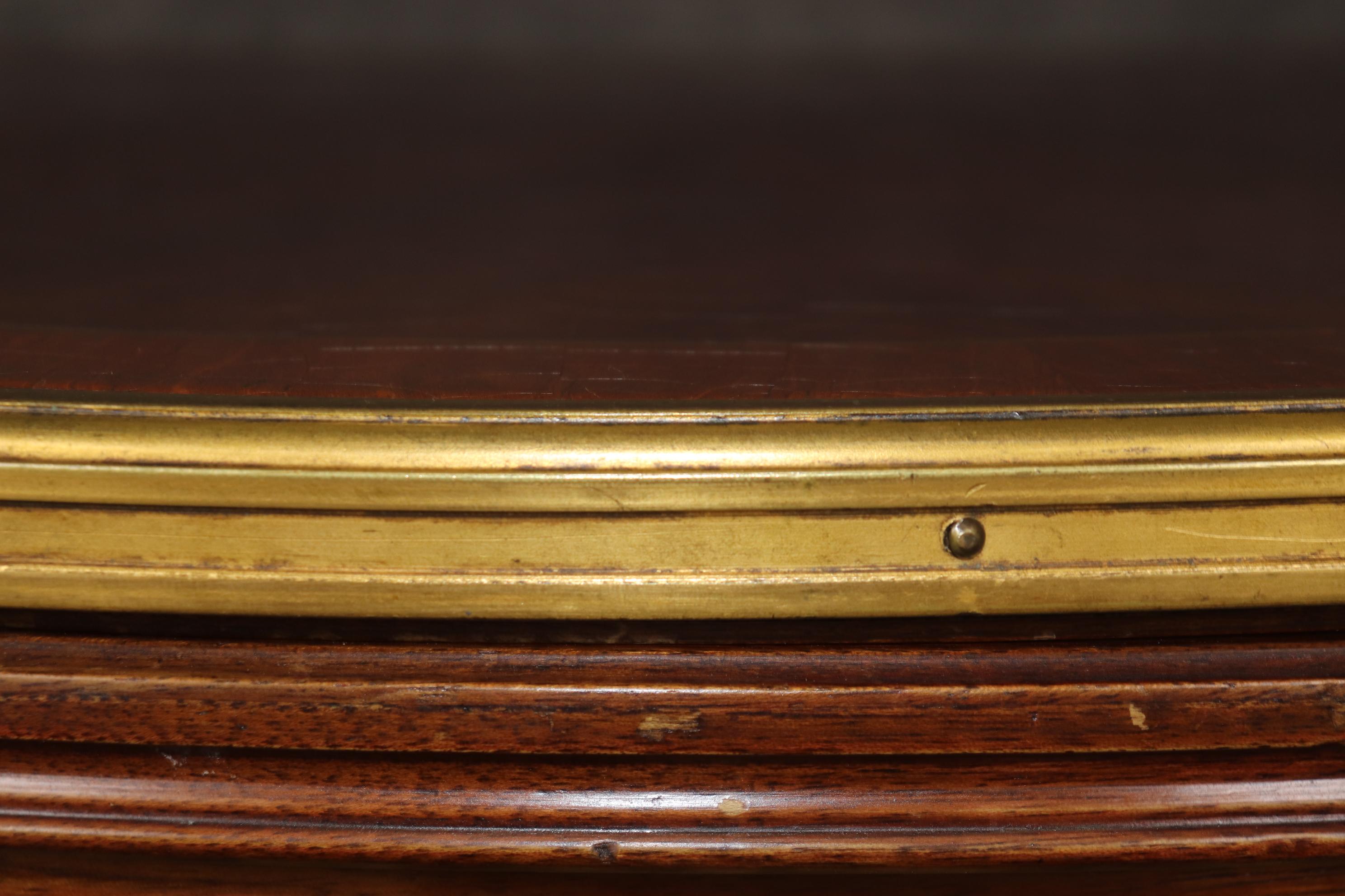Espléndida Mesa de Juego de Caoba Montada en Bronce Francés Luis XVI Siglo XIX en venta 11