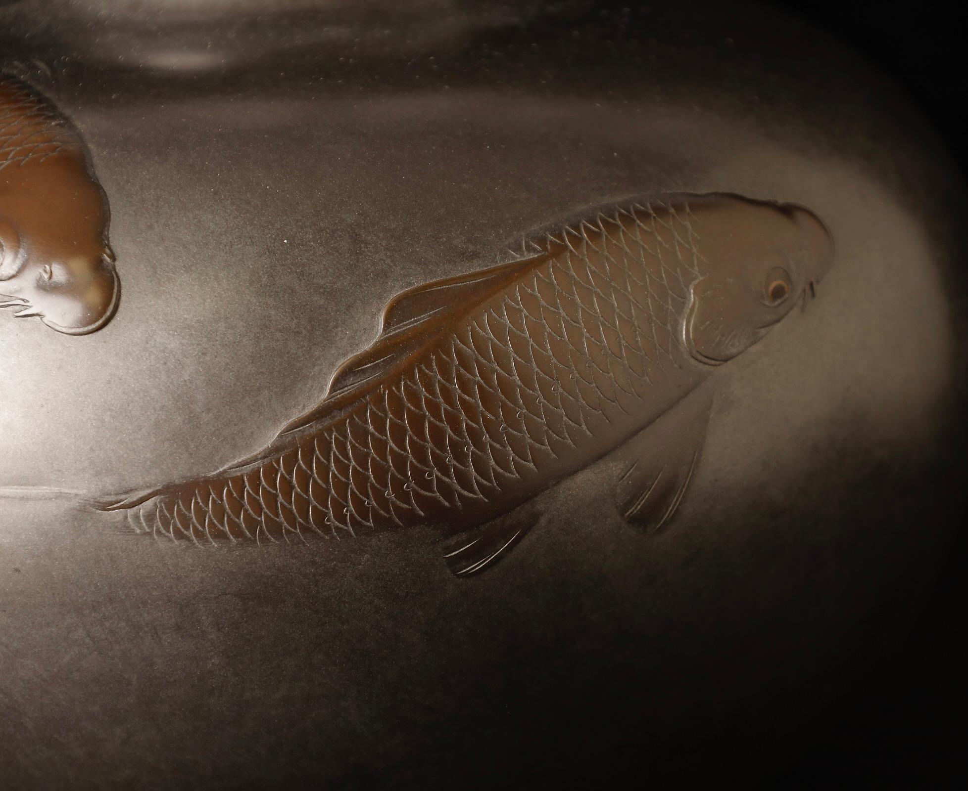 Japanese Superb Bronze Vase with Carved Koi by Hannya Kankei and Kōun – Japan, 20th For Sale