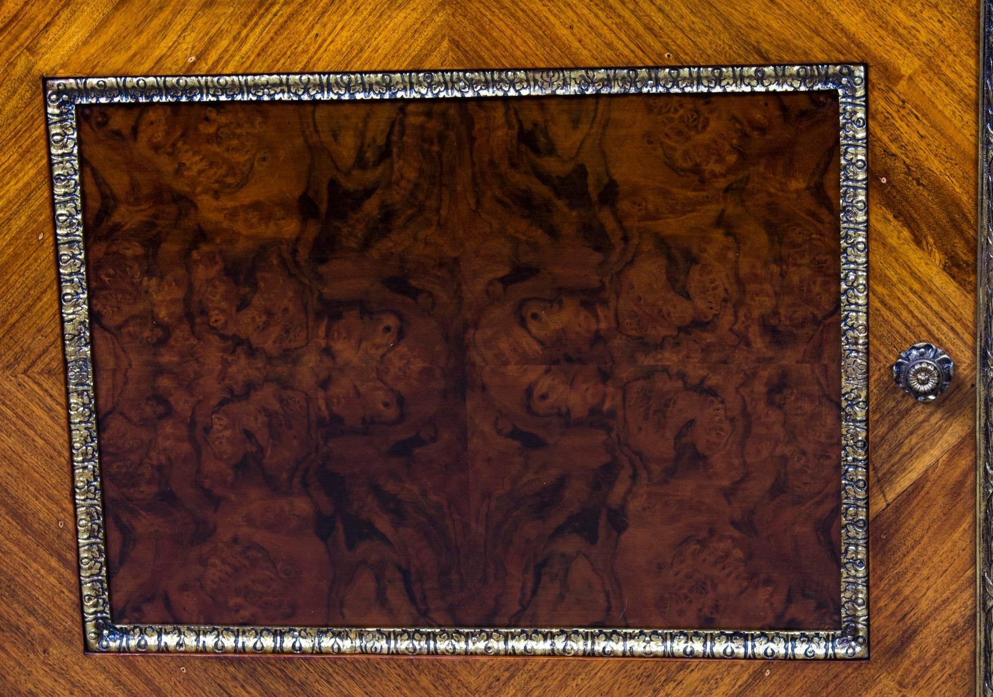 Superb Burr Walnut and Kingwood Cocktail Cabinet, Mid-20th Century 1