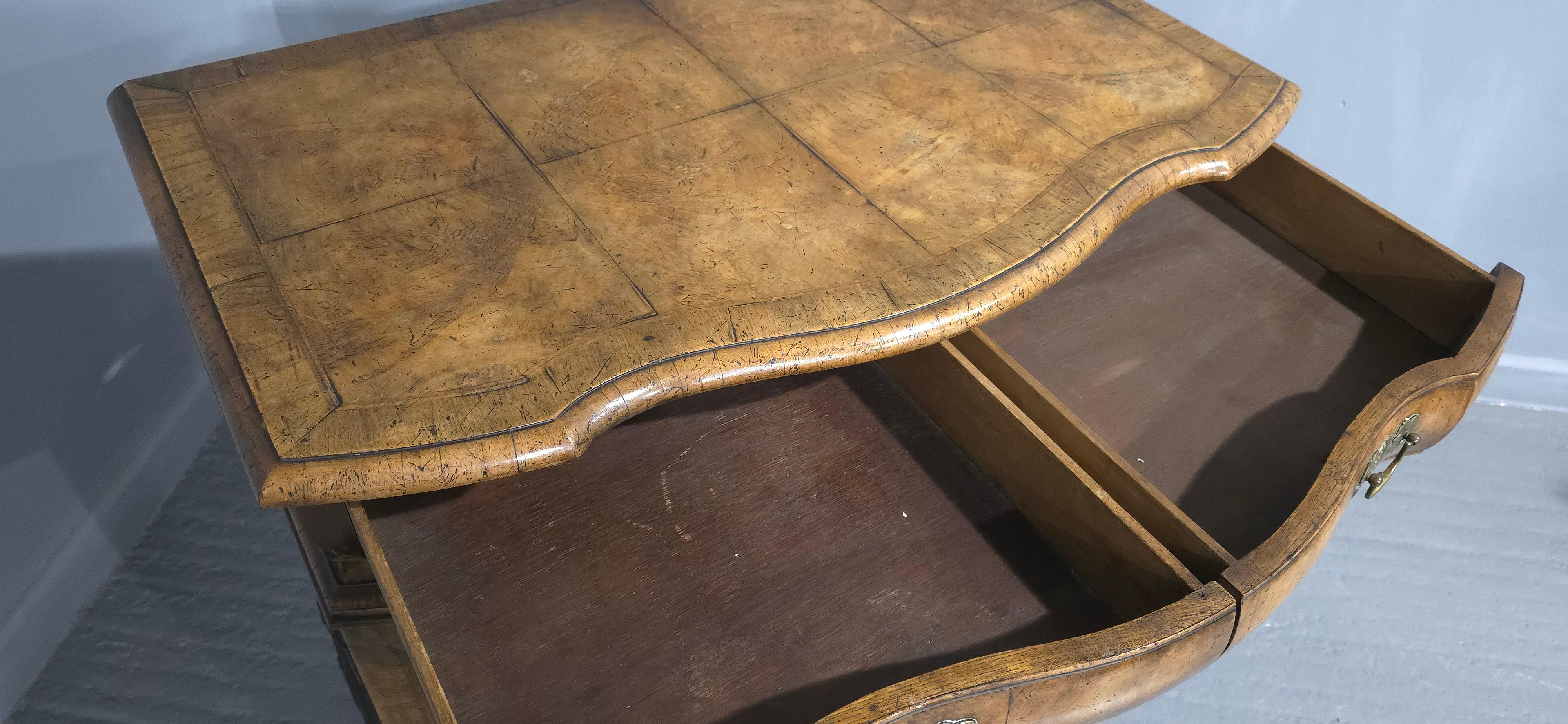 Superb Burr Walnut Commode Side Cabinet In Good Condition For Sale In Swadlincote, GB