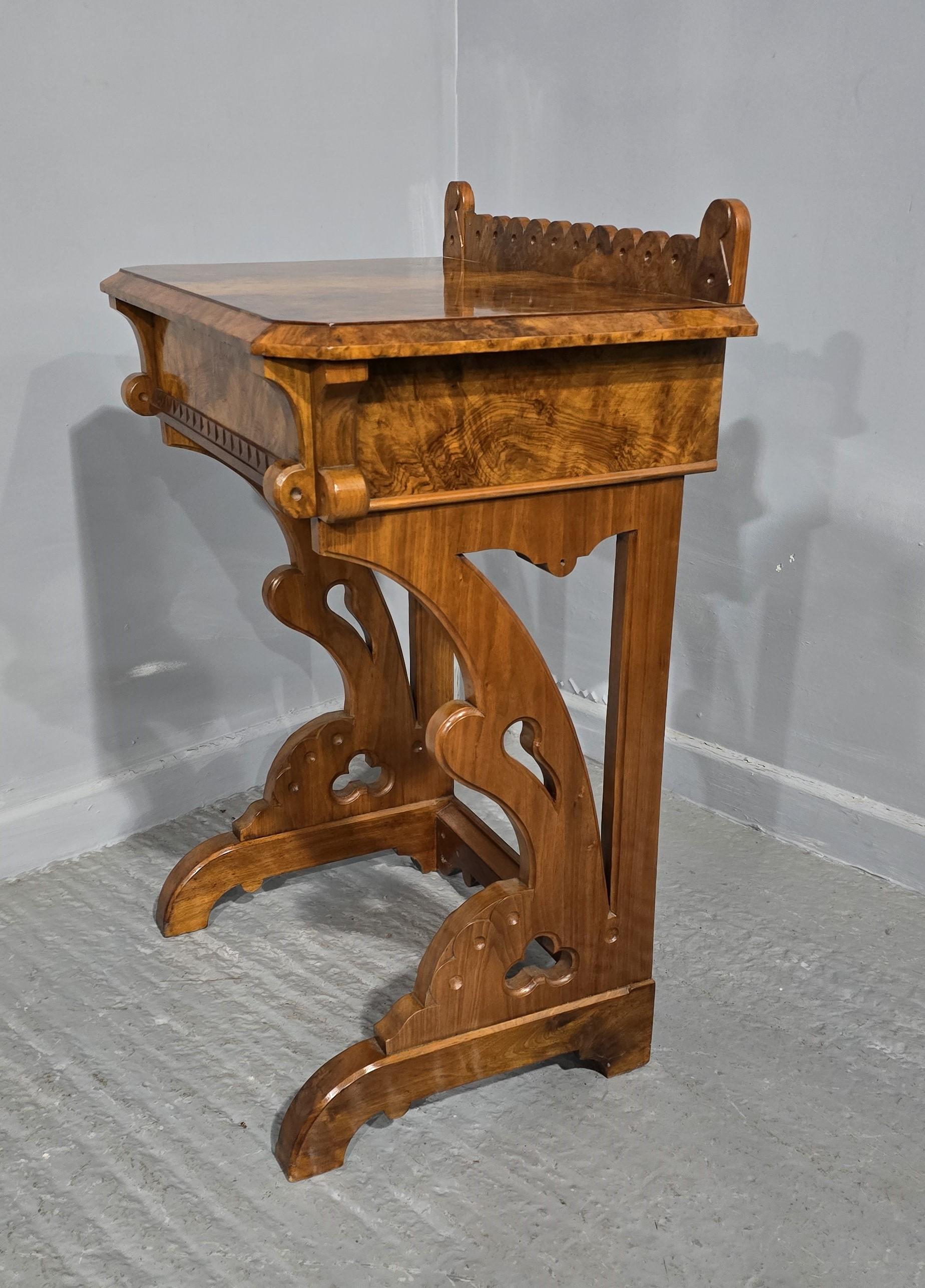Superb Burr Walnut Console Hall Table For Sale 3