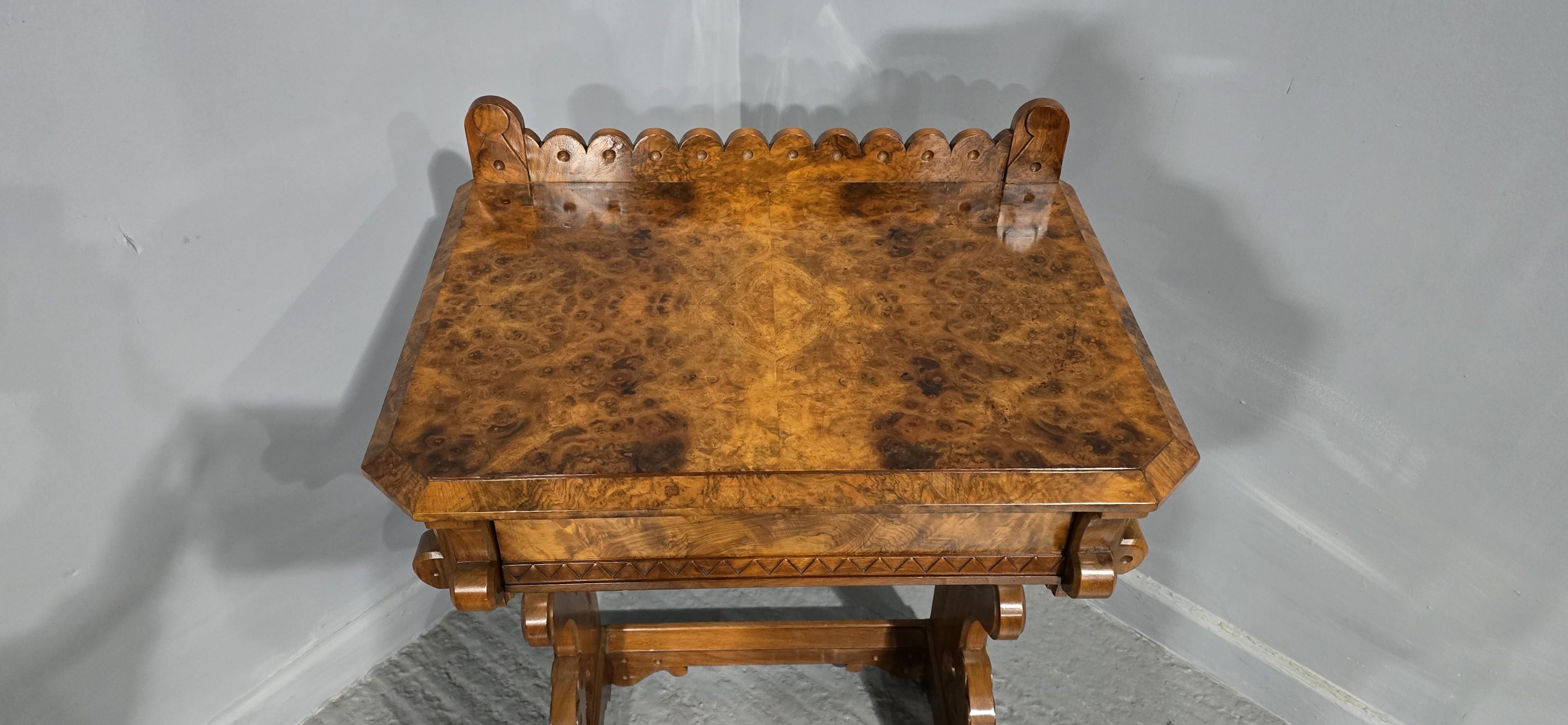 English Superb Burr Walnut Console Hall Table For Sale