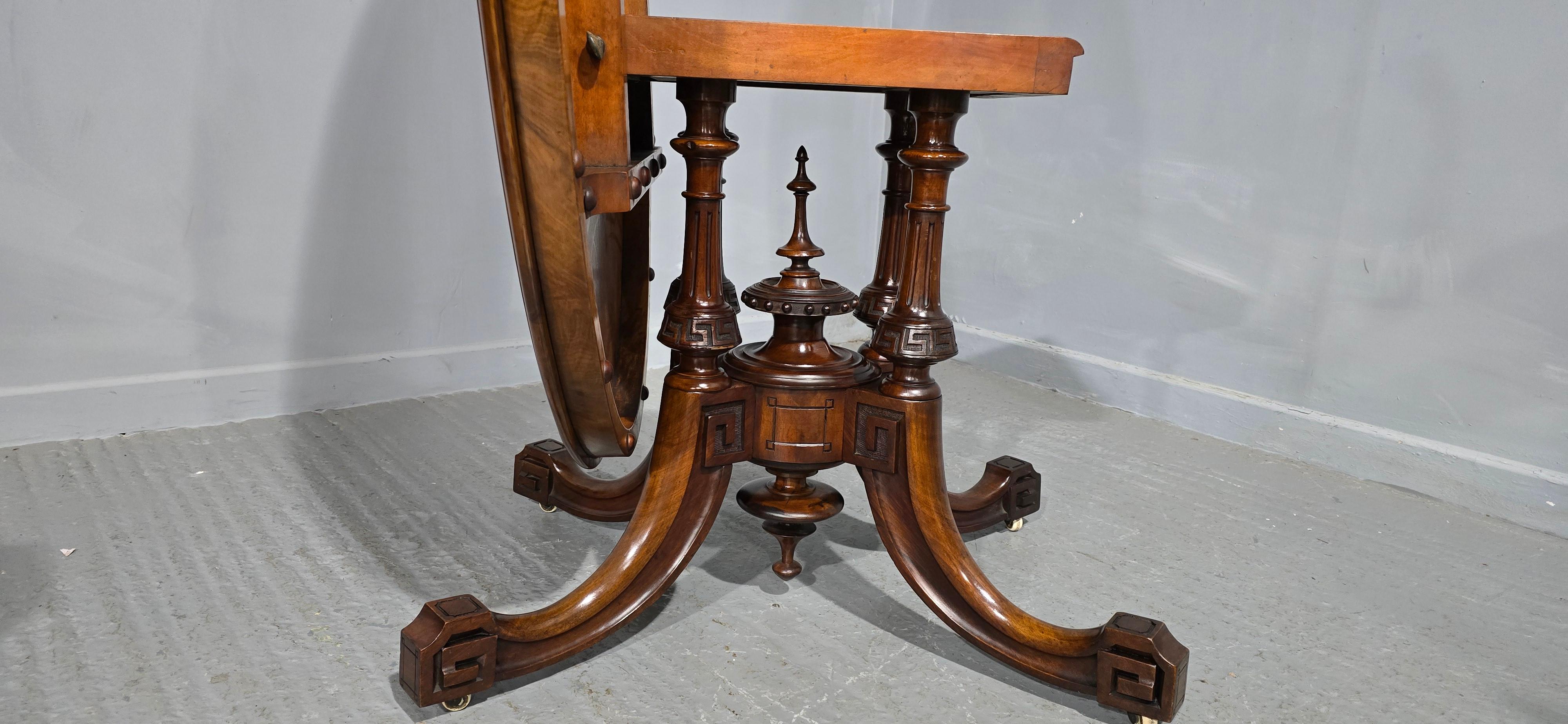 Superbe table de salle à manger en ronce de noyer en vente 6