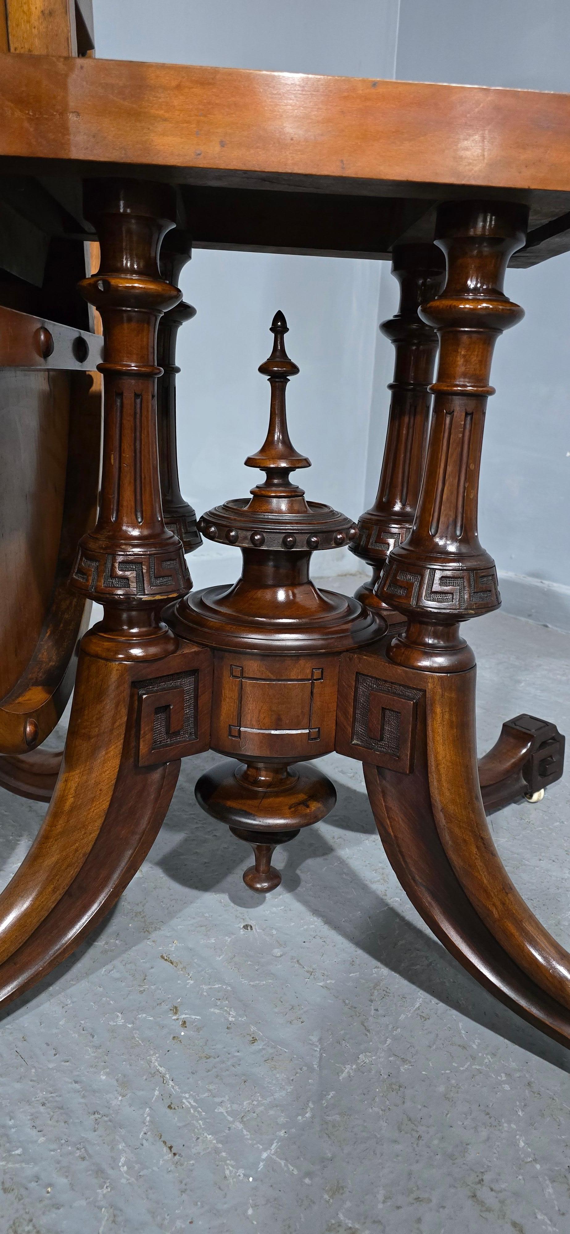 Superbe table de salle à manger en ronce de noyer en vente 8