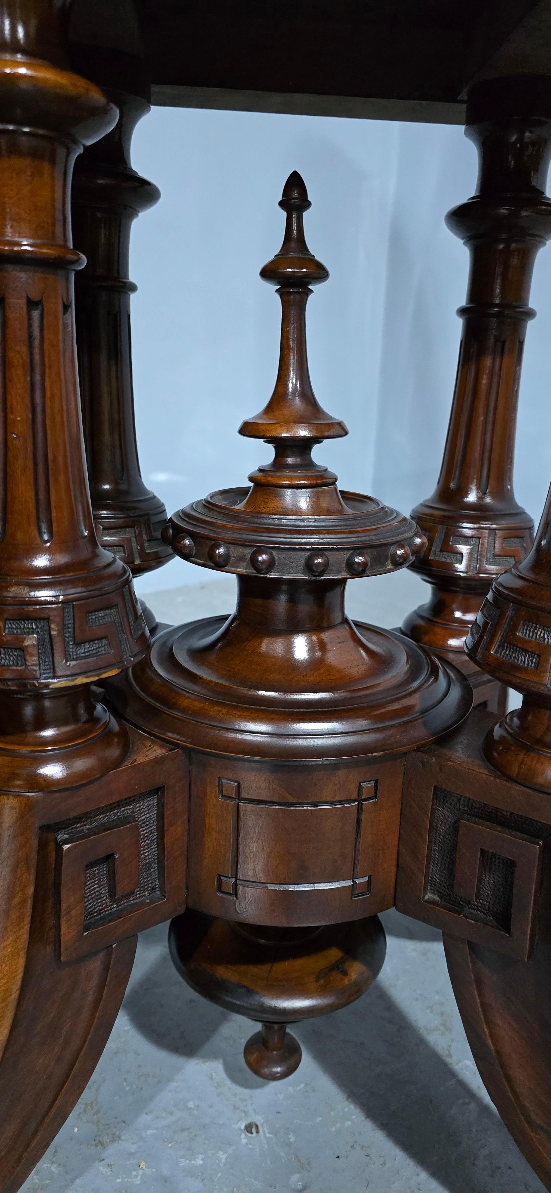 Superbe table de salle à manger en ronce de noyer en vente 9