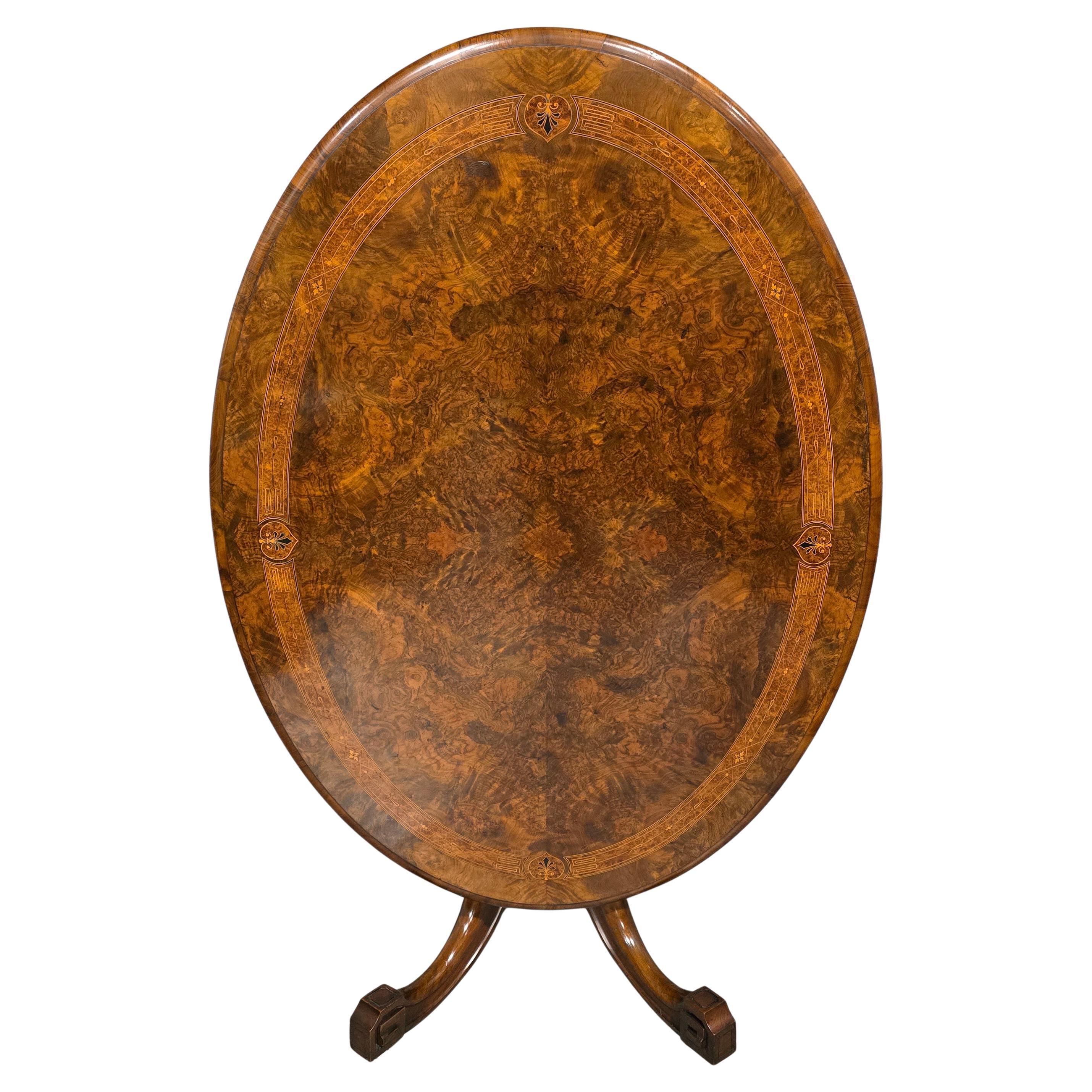 Superbe table de salle à manger en ronce de noyer en vente