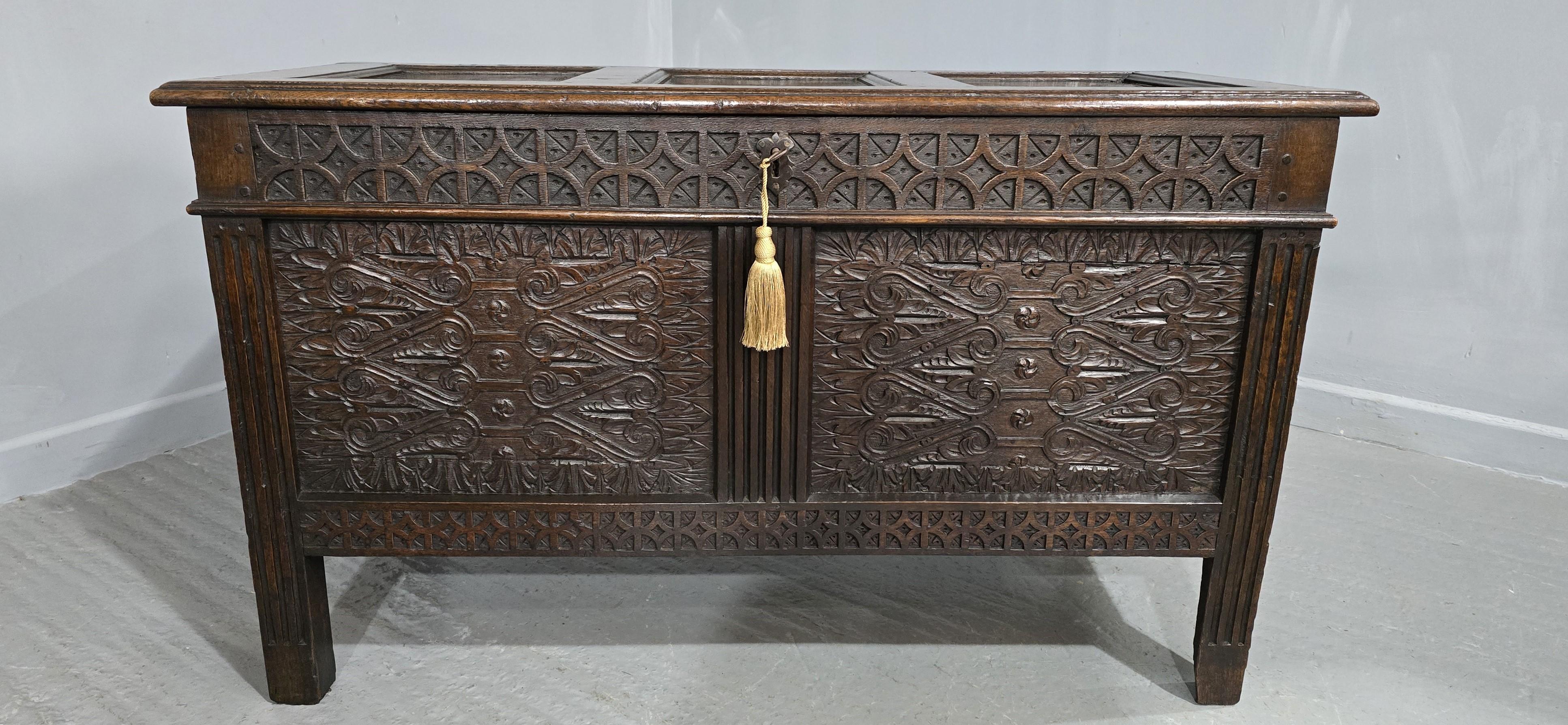 Carlo II Superbo forziere in Oak di Charles II in vendita