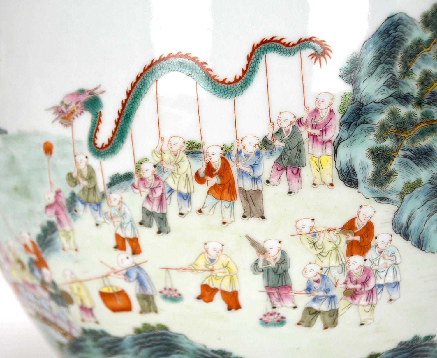 Superb Chinese Qing Qianlong Famille Rose Children Parade Porcelain Jardiniere For Sale 7