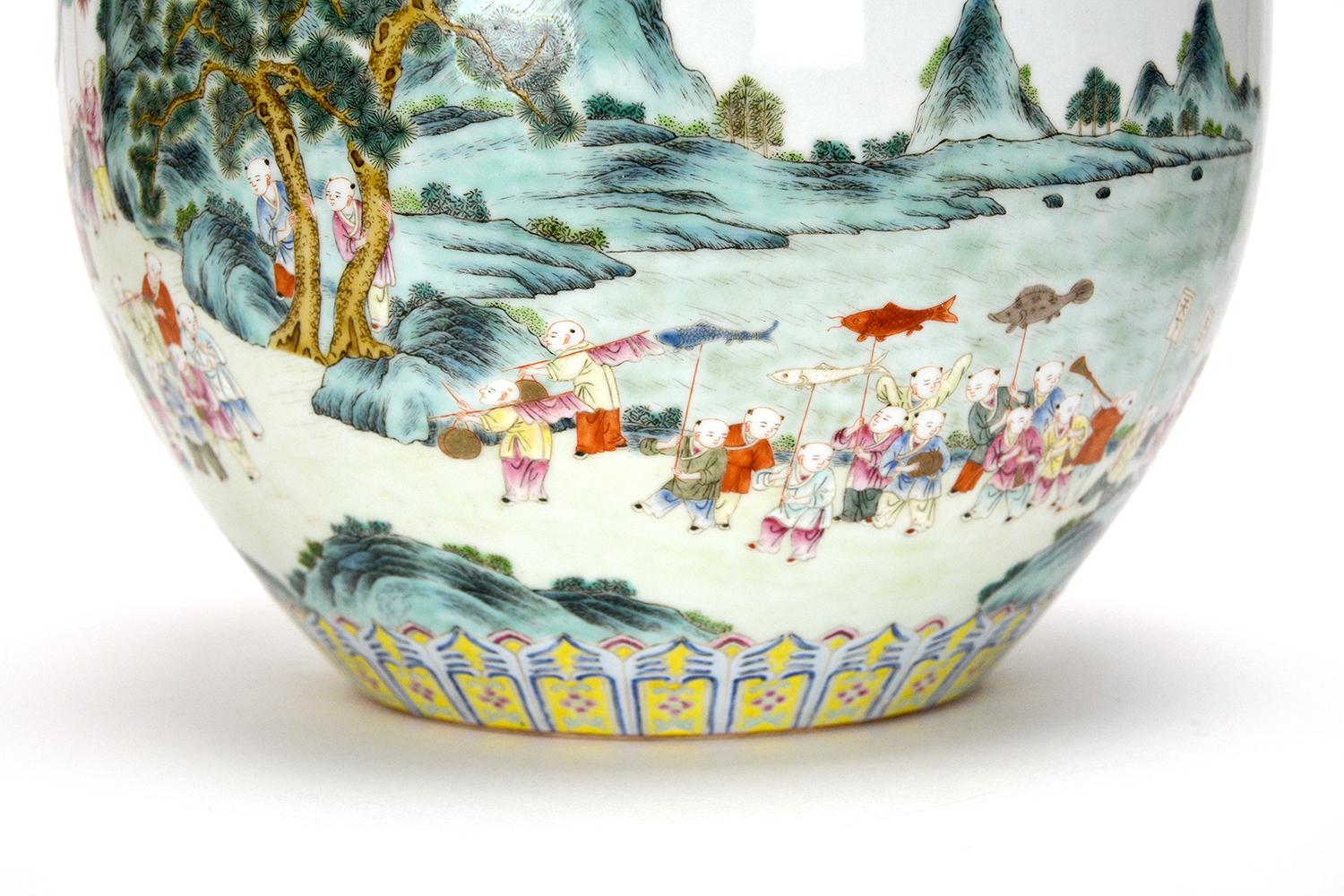 Superb Chinese Qing Qianlong Famille Rose Children Parade Porcelain Jardiniere For Sale 8