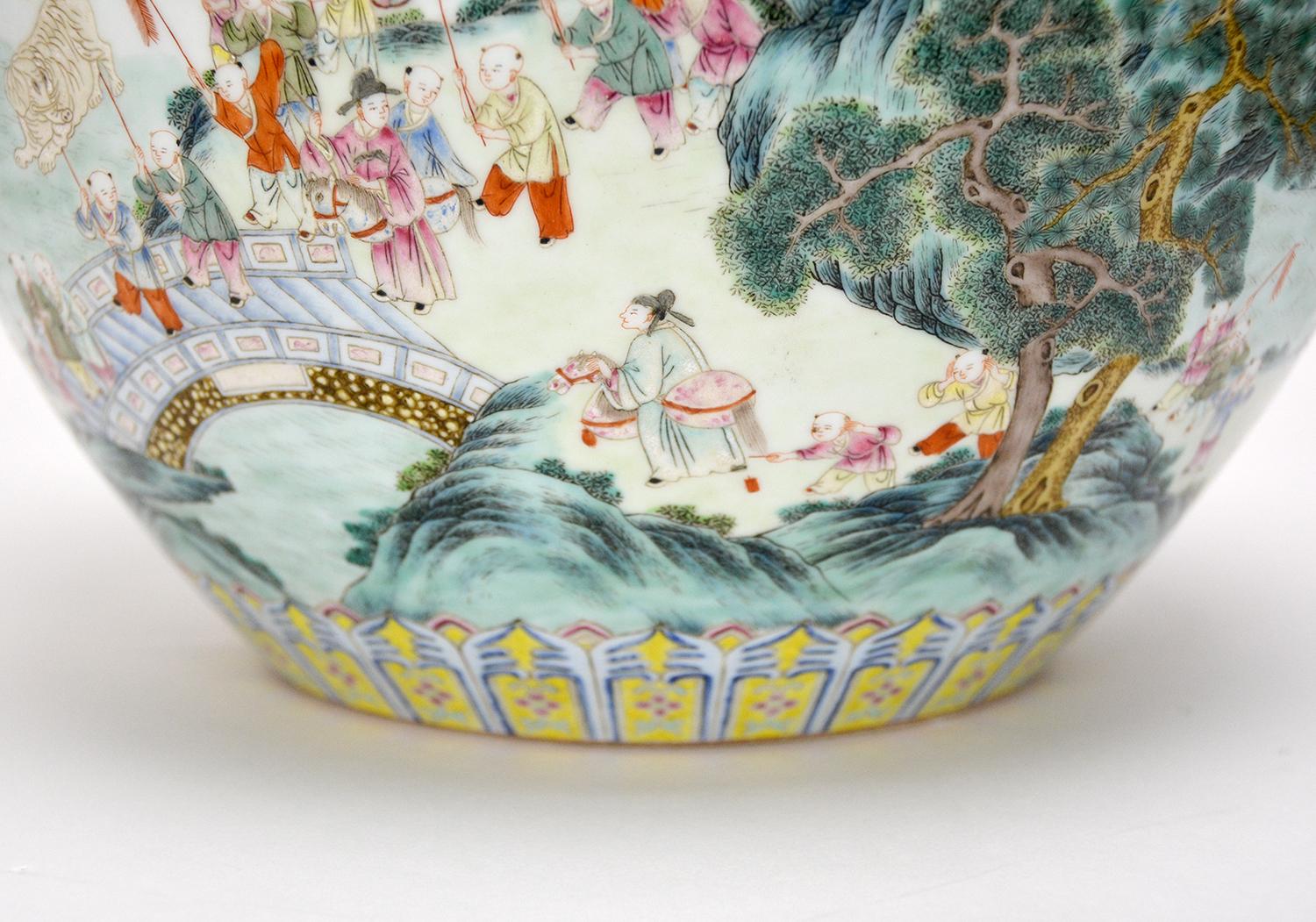 Superb Chinese Qing Qianlong Famille Rose Children Parade Porcelain Jardiniere For Sale 10