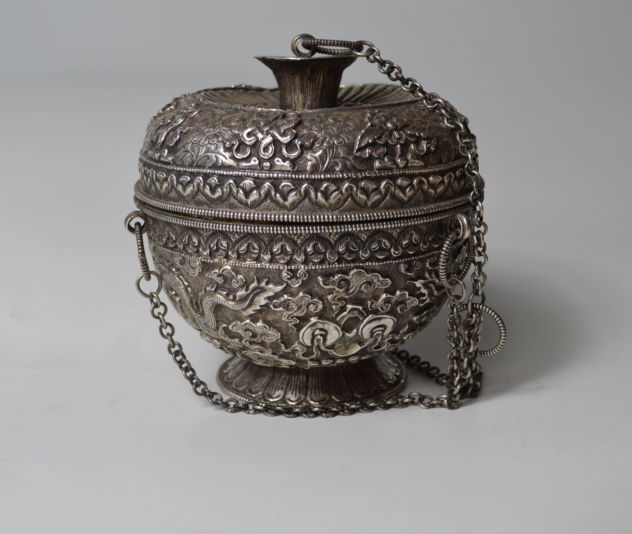 Superb Chinese Sino Tibetan Silver Altar Vessel 19th Century 中国古董 For Sale 2