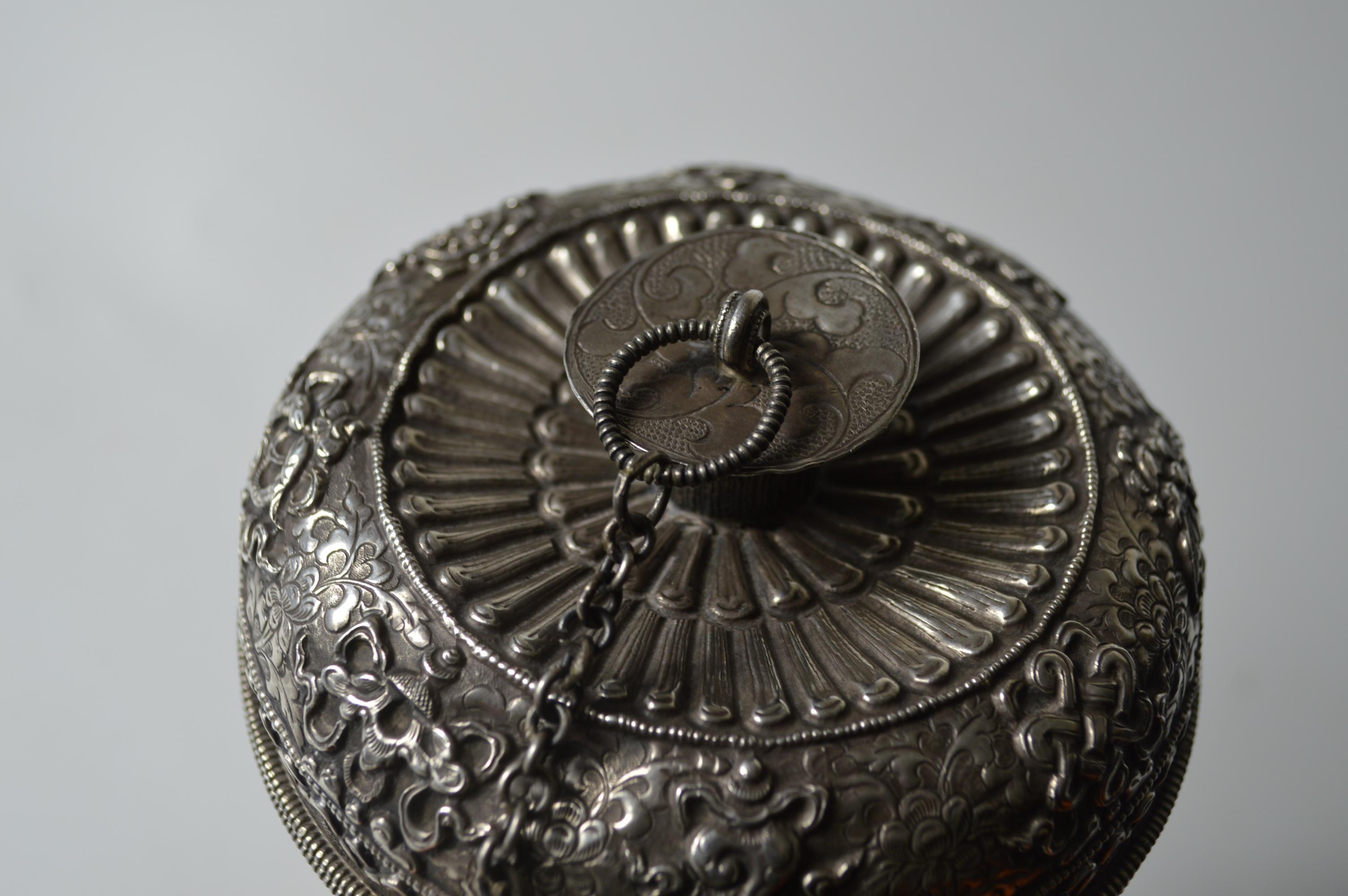 Superb Chinese Sino Tibetan Silver Altar Vessel 19th Century 中国古董 For Sale 4