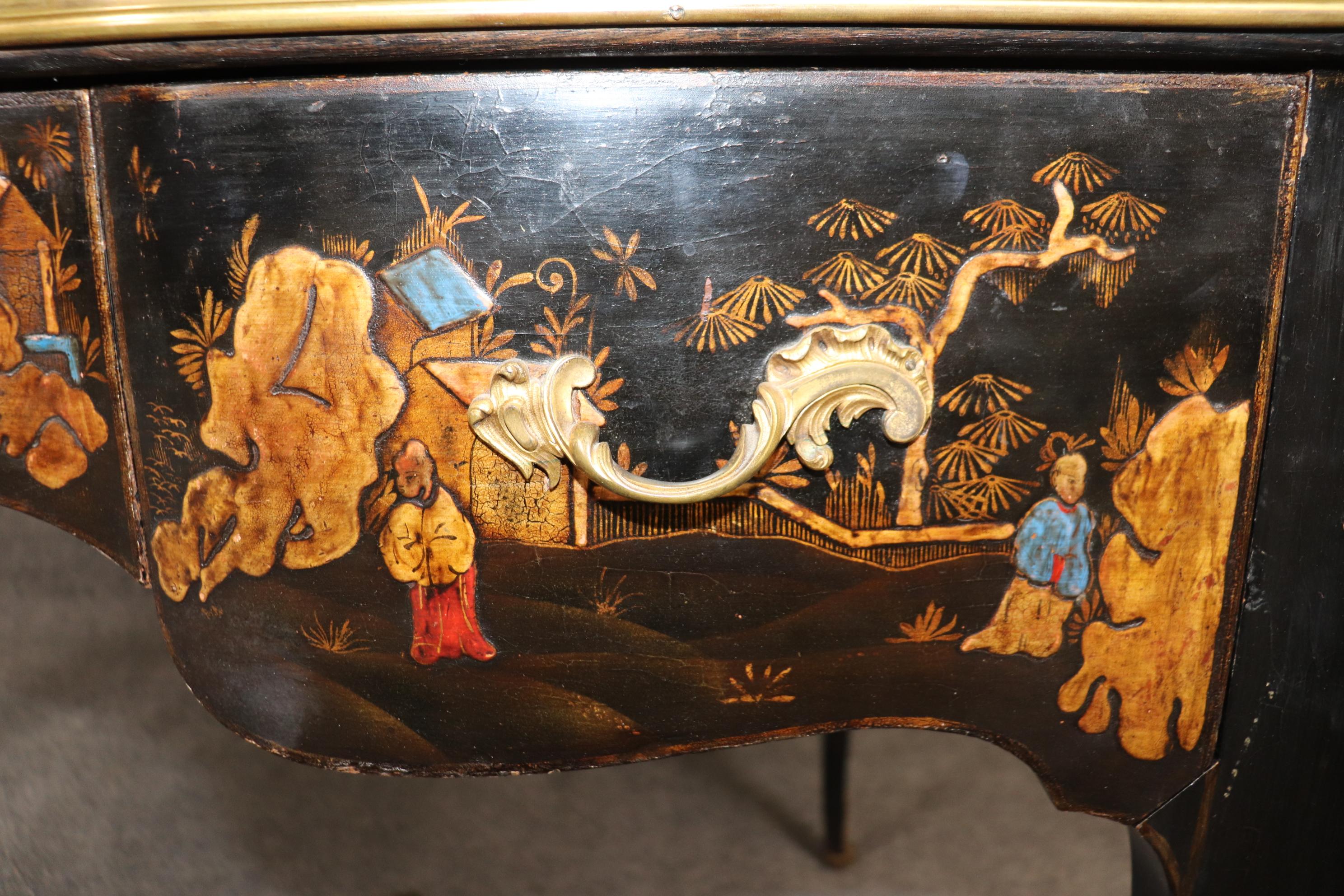 Superba pittura Chinoiserie decorata francese Luigi XV con piano a specchio Bureau Plat Desk in vendita 7