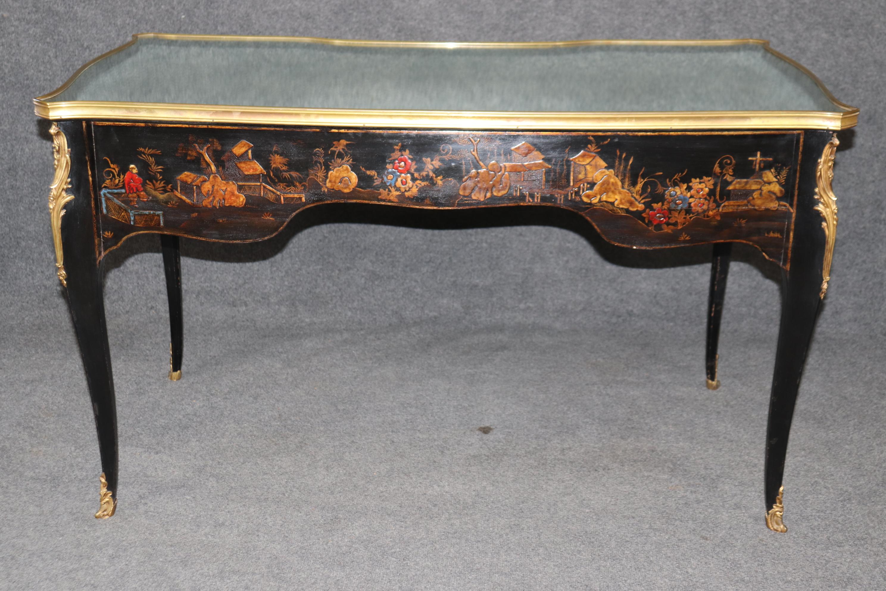 Francese Superba pittura Chinoiserie decorata francese Luigi XV con piano a specchio Bureau Plat Desk in vendita