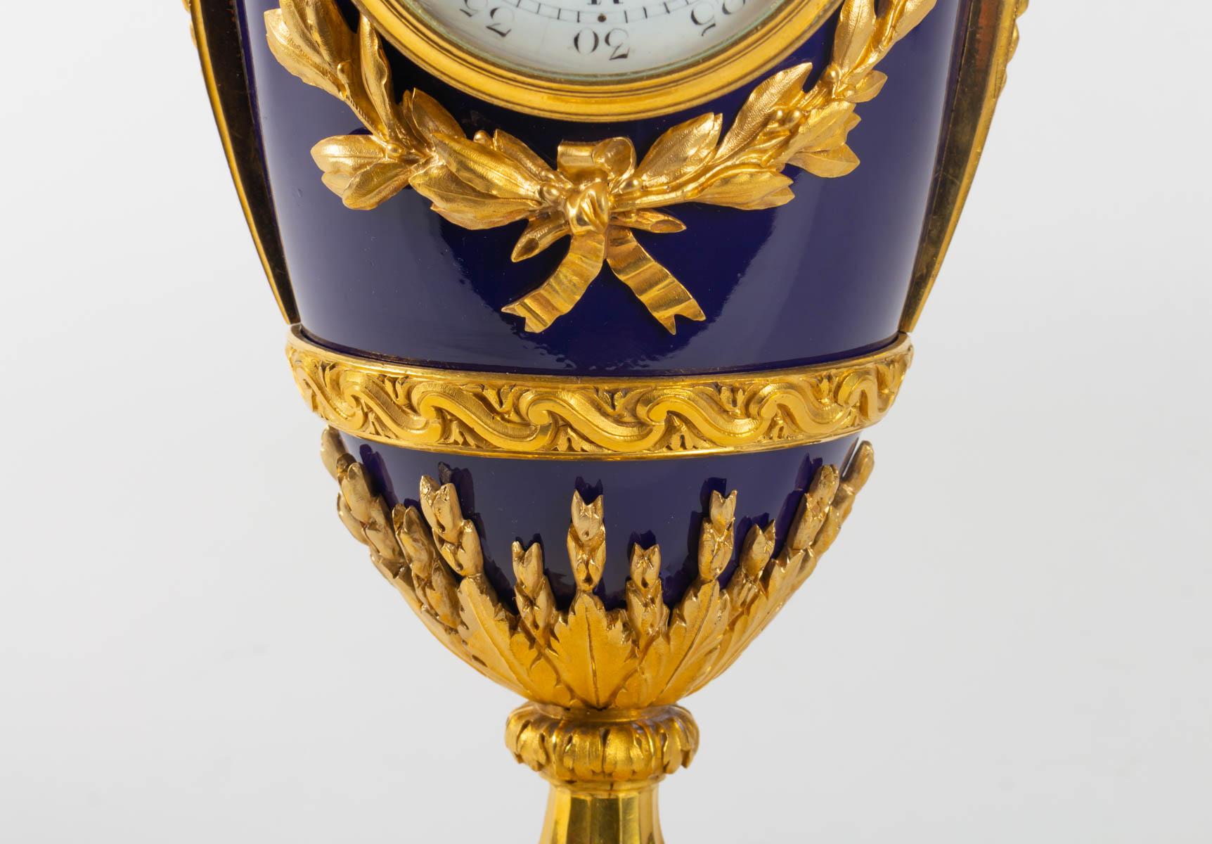 Superb Clock, Giltbronze and Blue Enamel by Beurdeley, Paris, France, circa 1850 For Sale 2