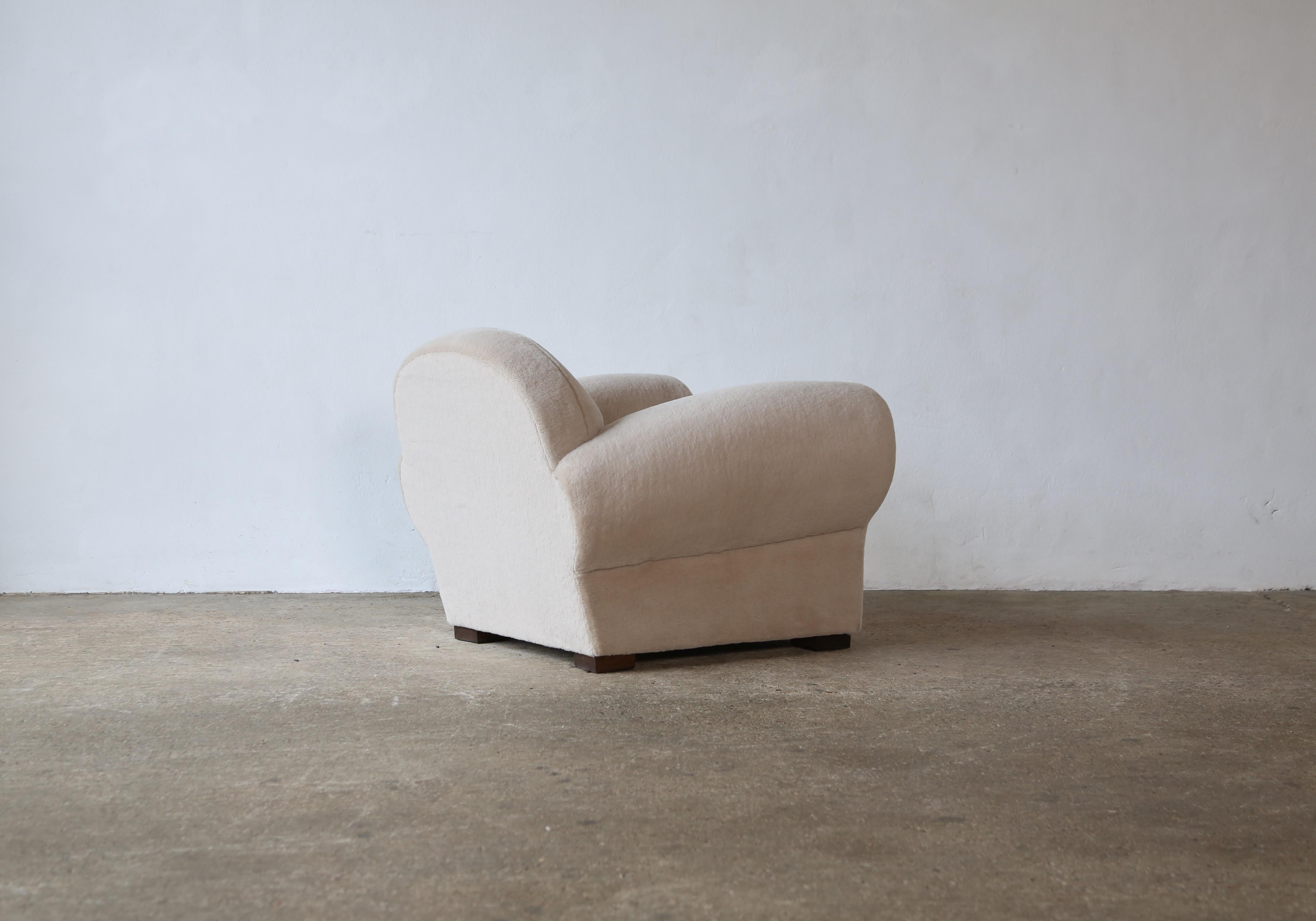 XXIe siècle et contemporain Superbe fauteuil club, tapissé en pure alpaga en vente