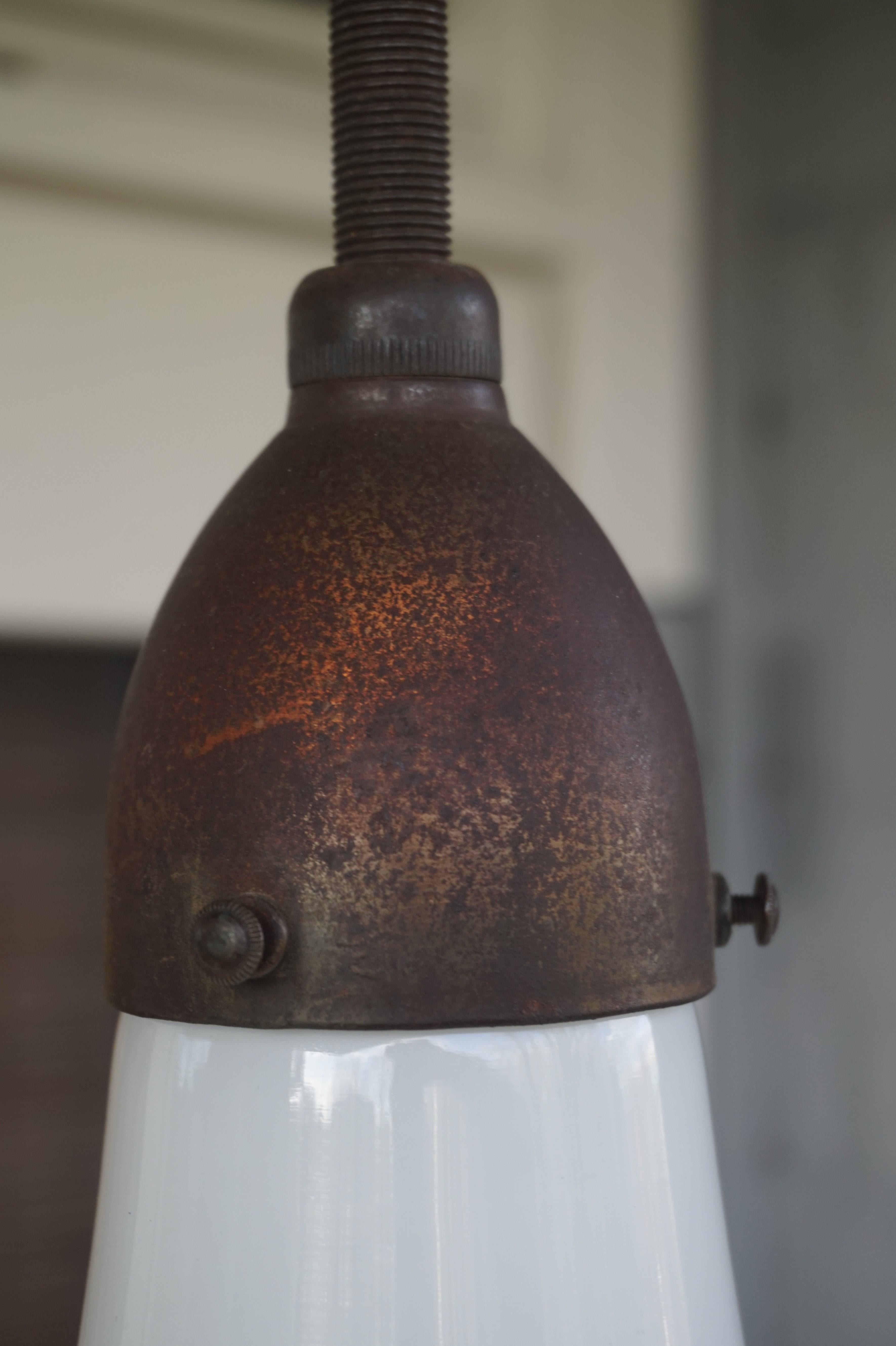 Superb Condition Industrial Arts & Crafts Pendant Light by Peter Behrens, 1920 2