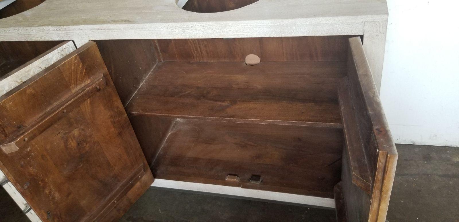 Superb Contemporary Vanity with Two Sink with Moroccan Style For Sale 2