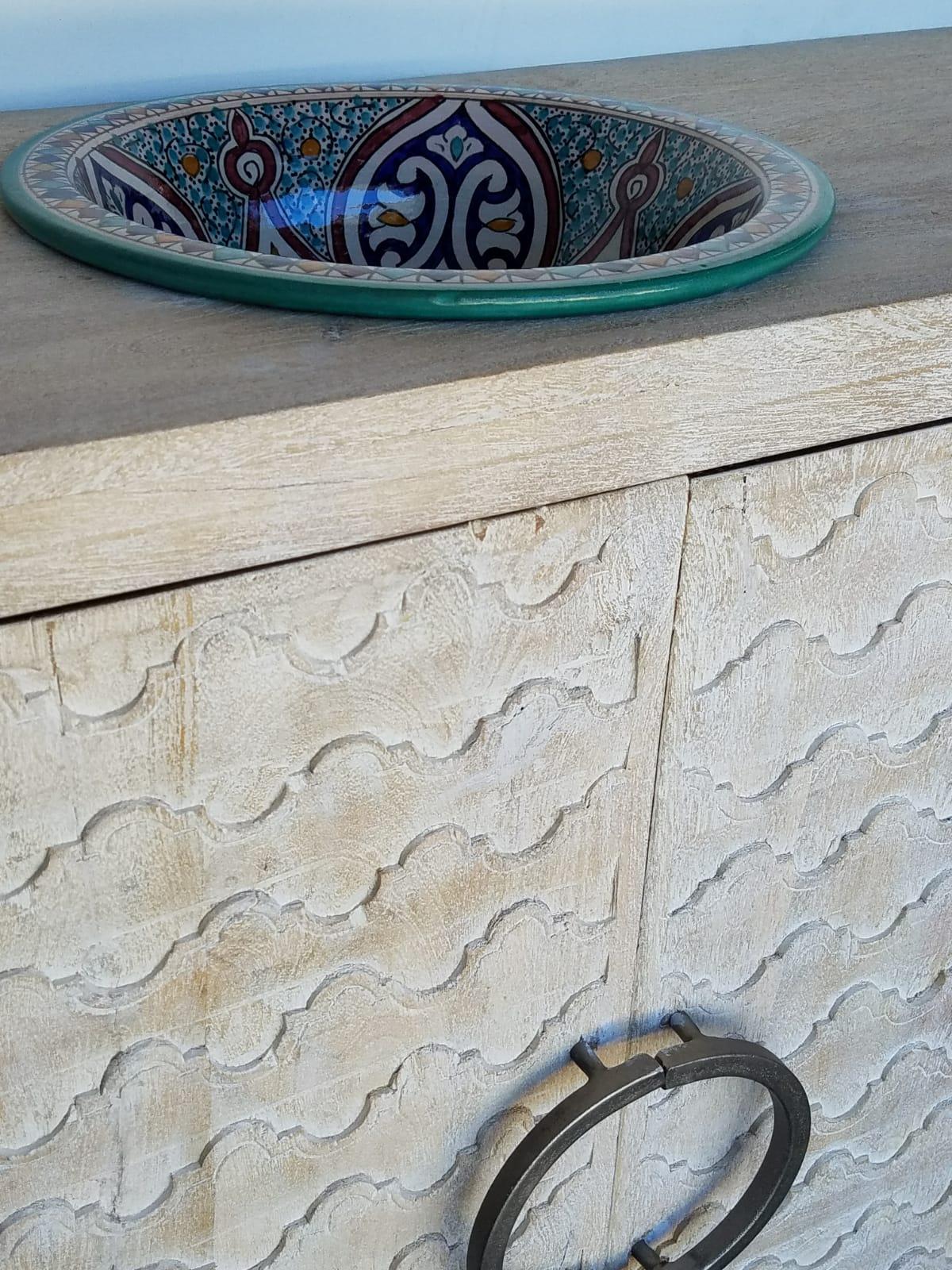 Superb Contemporary Vanity with Two Sink with Moroccan Style In Excellent Condition For Sale In West Palm Beach, FL