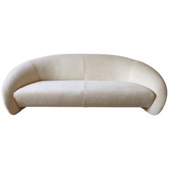 Hervorragendes geschwungenes italienisches Sofa:: neu gepolstert in Alplaca:: Ende der 1970er-Anfang der 1980er Jahre