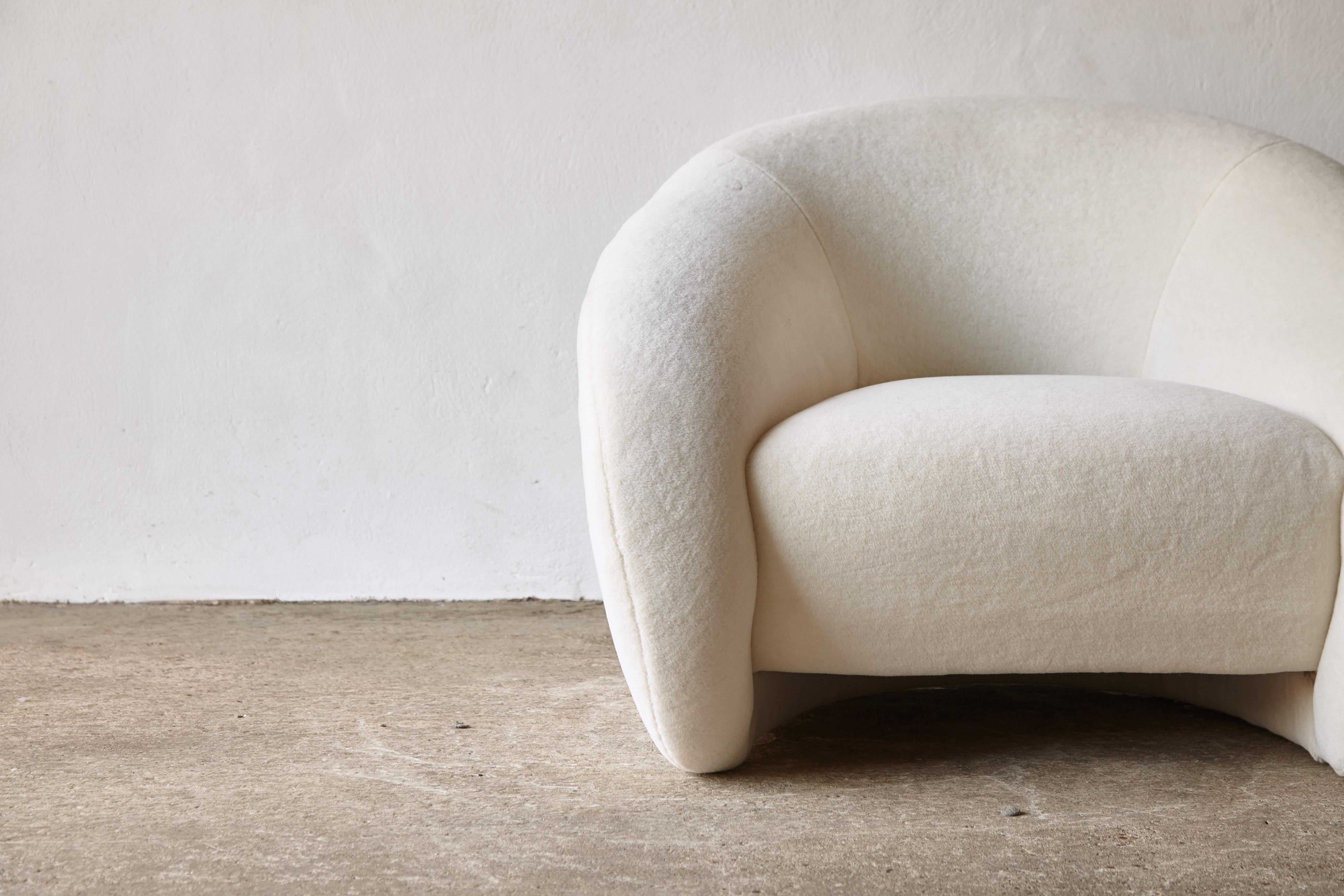 Superb Curved Lounge Chairs, Newly Upholstered in Alpaca, Italy 7
