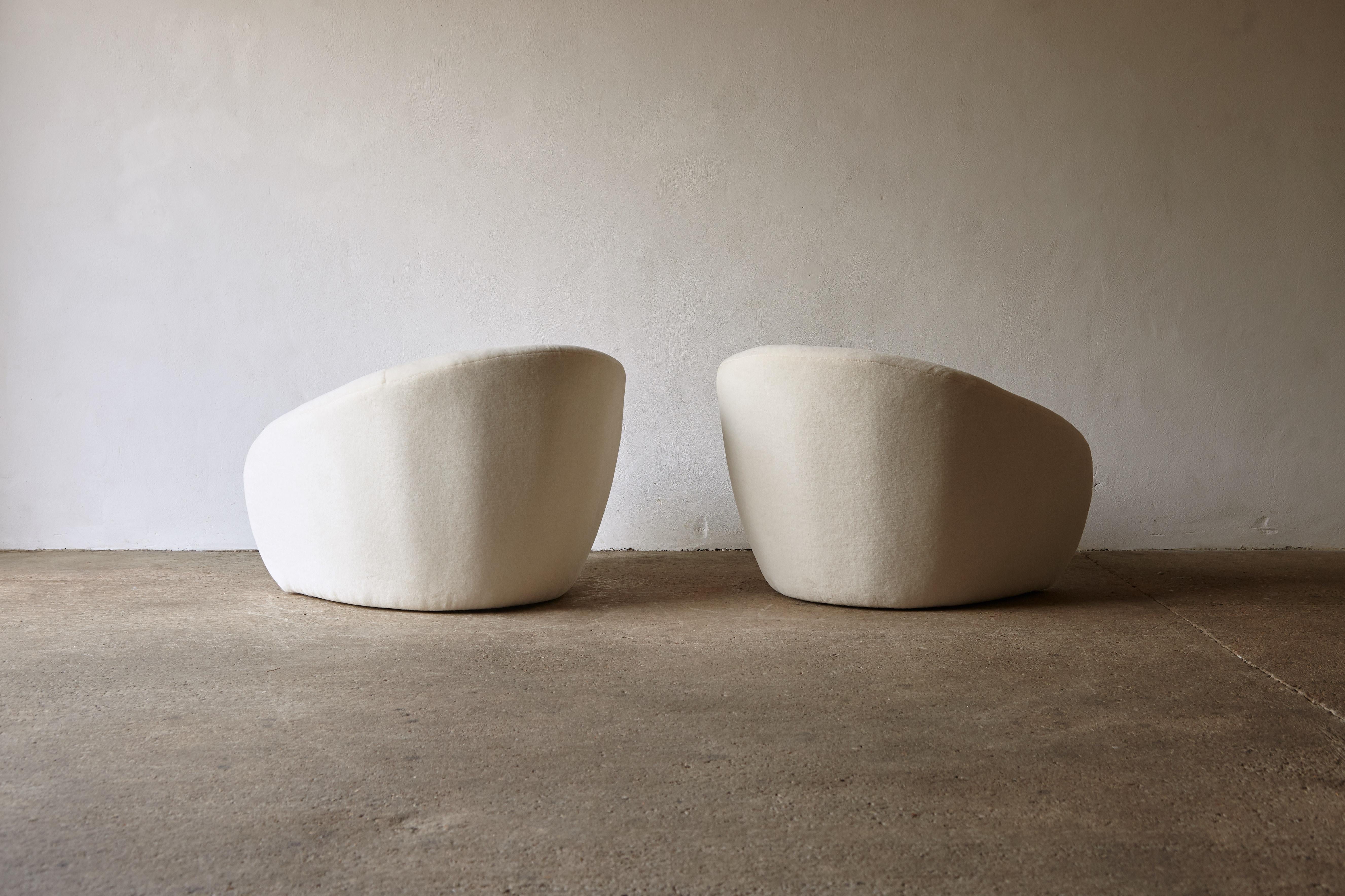 20th Century Superb Curved Lounge Chairs, Newly Upholstered in Alpaca, Italy