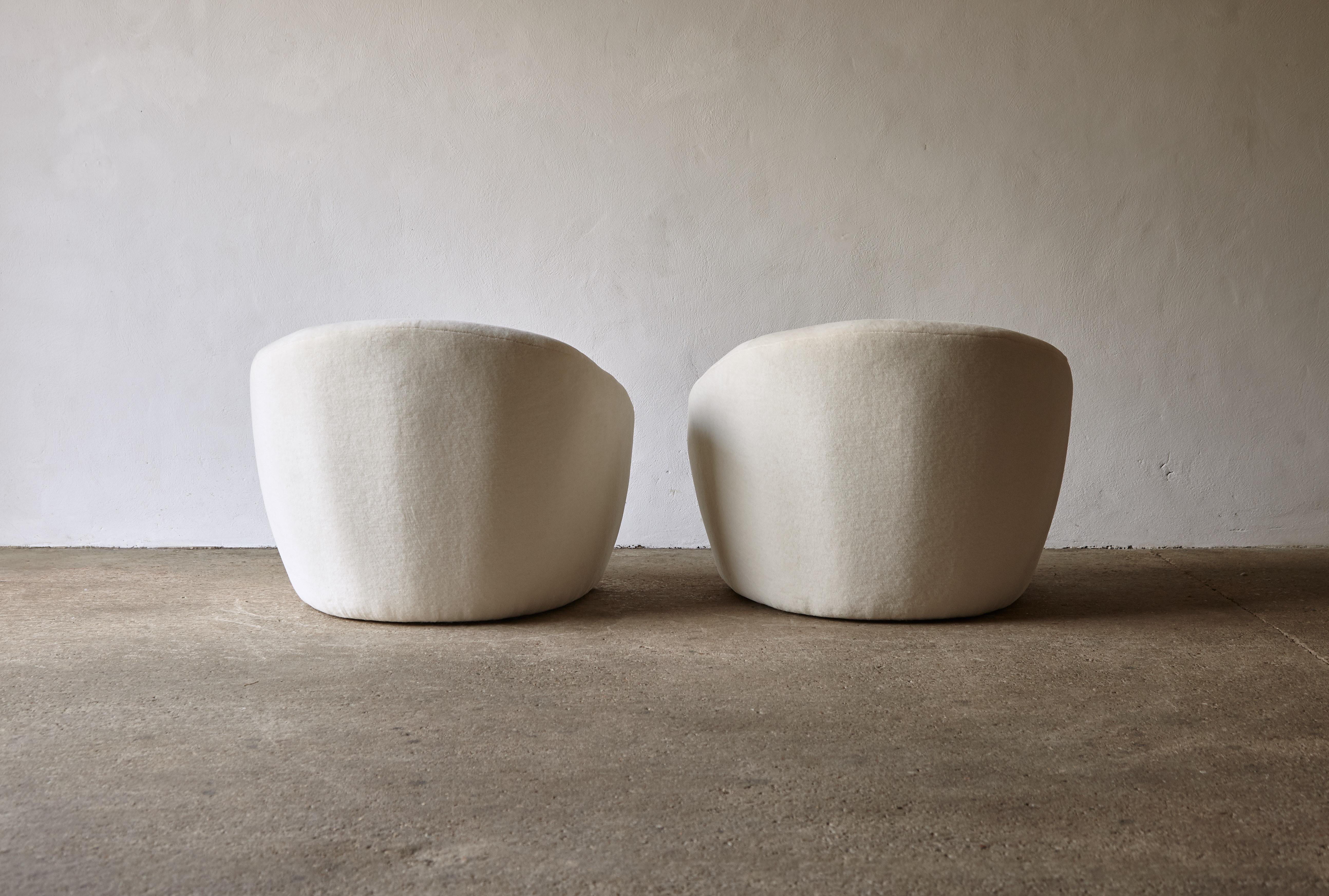 Superb Curved Lounge Chairs, Newly Upholstered in Alpaca, Italy 1