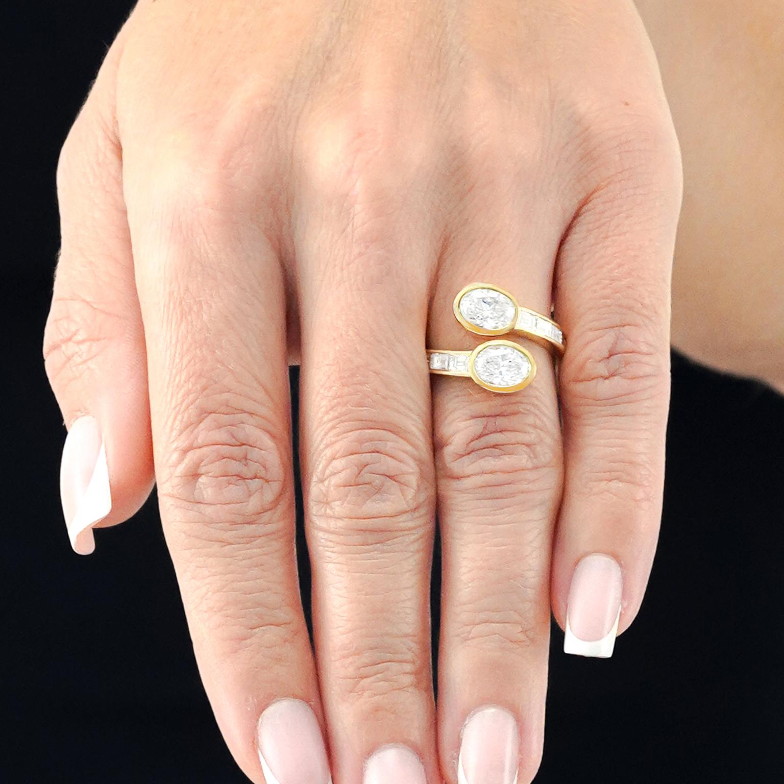 Wunderschöner Diamant-Crossover-Ring im Zustand „Hervorragend“ im Angebot in Litchfield, CT