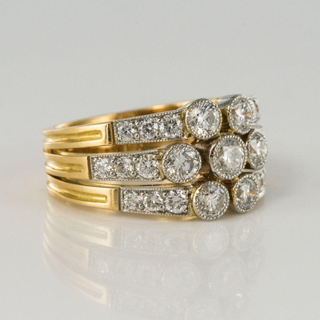 Bague moderne  3 anneaux en or et diamants en vente 3