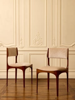 Superb dining chair in Mohair velvet