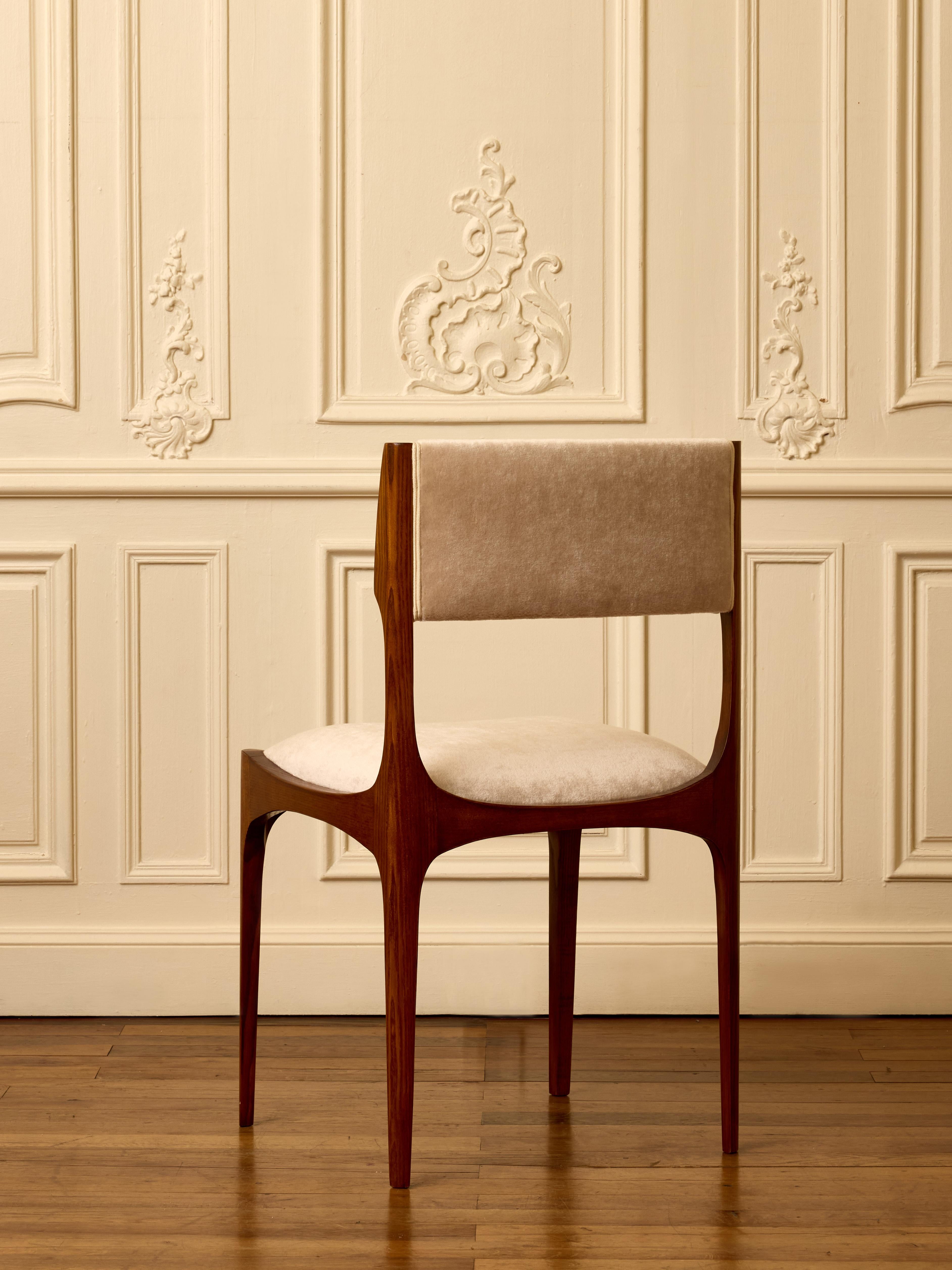 Superb dining chair in Mohair velvet In Excellent Condition For Sale In Saint-Ouen (PARIS), FR