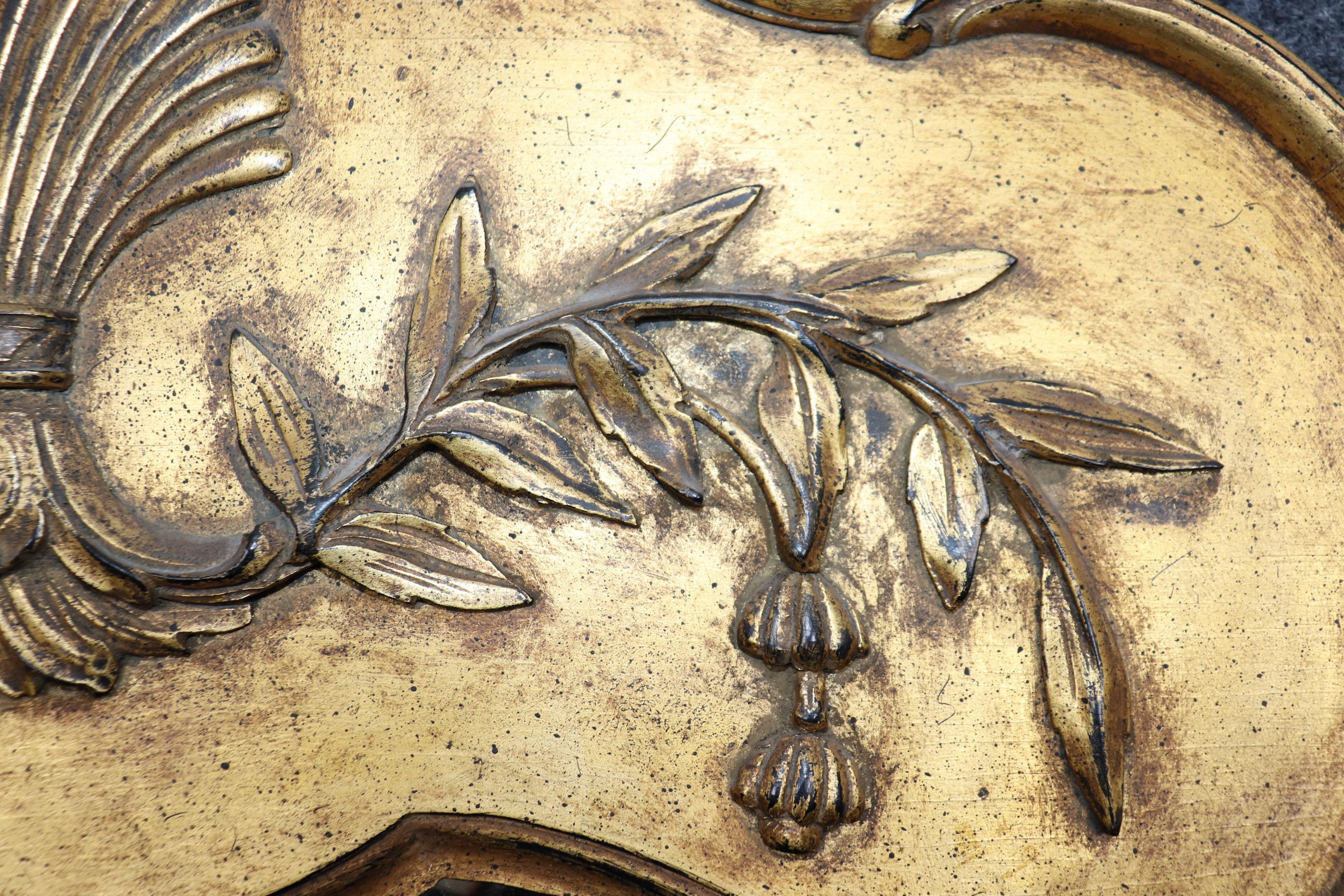 Superb Distress Gilded Gold Leaf Georgian Carved Acanthus Leaf and Shell Mirror For Sale 1