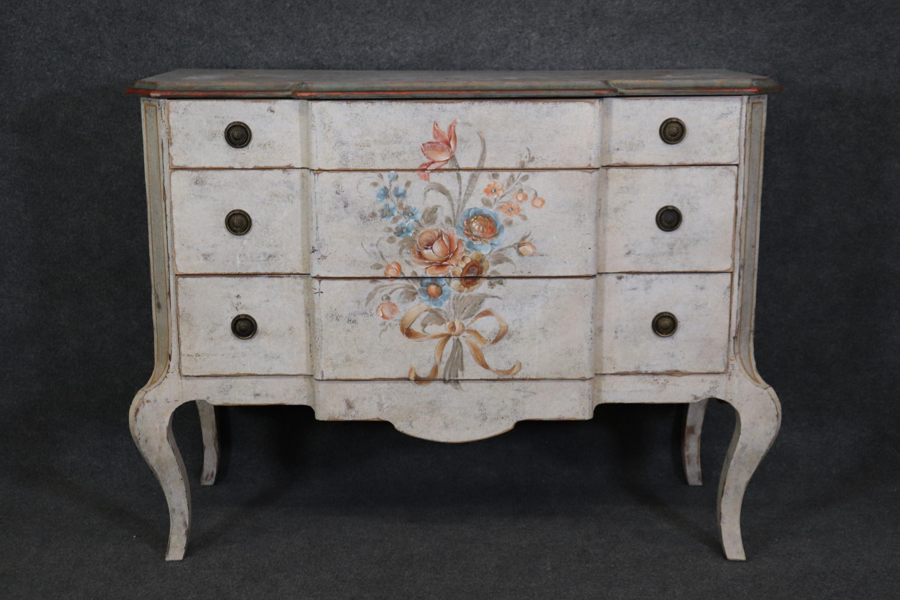 Superb Distressed Paint Decorated Louis XV Italian-Made Antique Commode In Good Condition For Sale In Swedesboro, NJ
