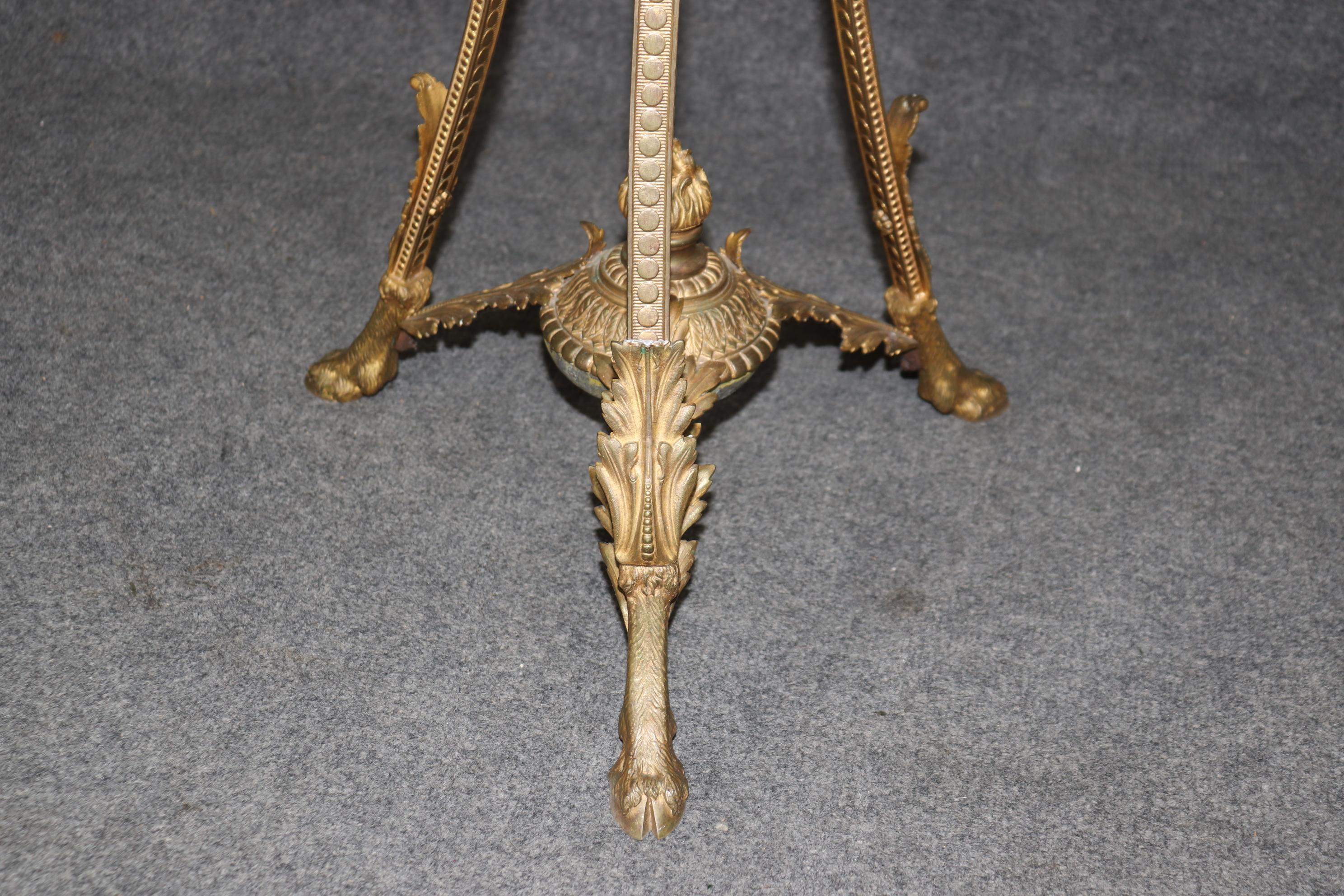 Espléndido pedestal de dos pisos de mármol Verdi con cabeza de carnero en bronce doré en venta 2