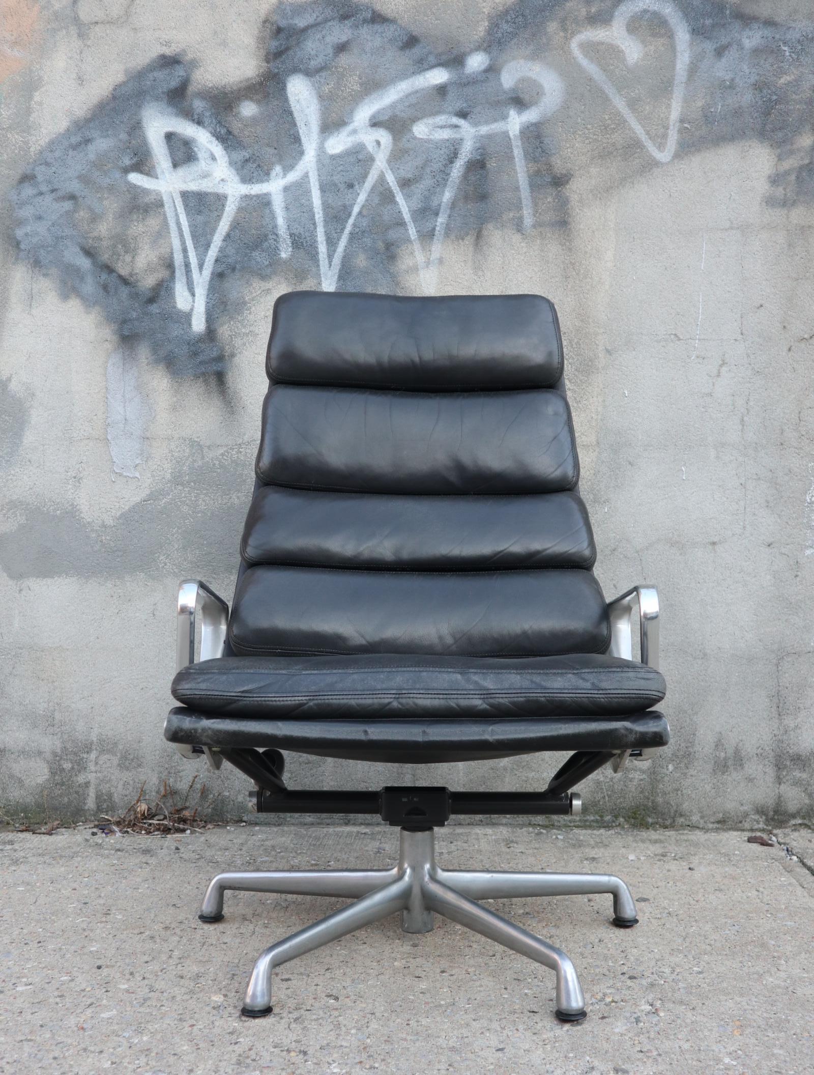 eames soft pad lounge chair replica