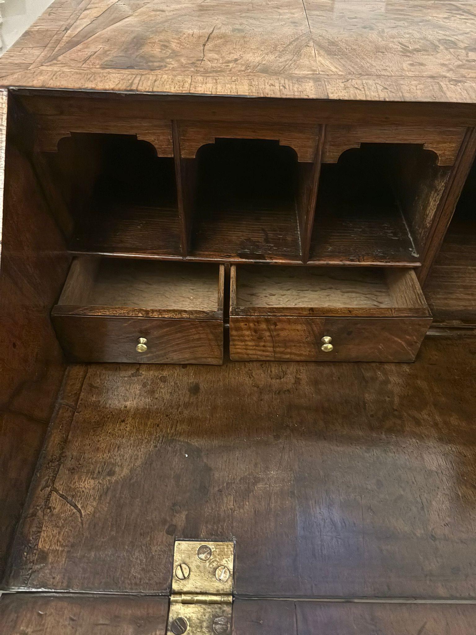 Superb Early 18th Century Quality Antique George I Walnut Bureau For Sale 2