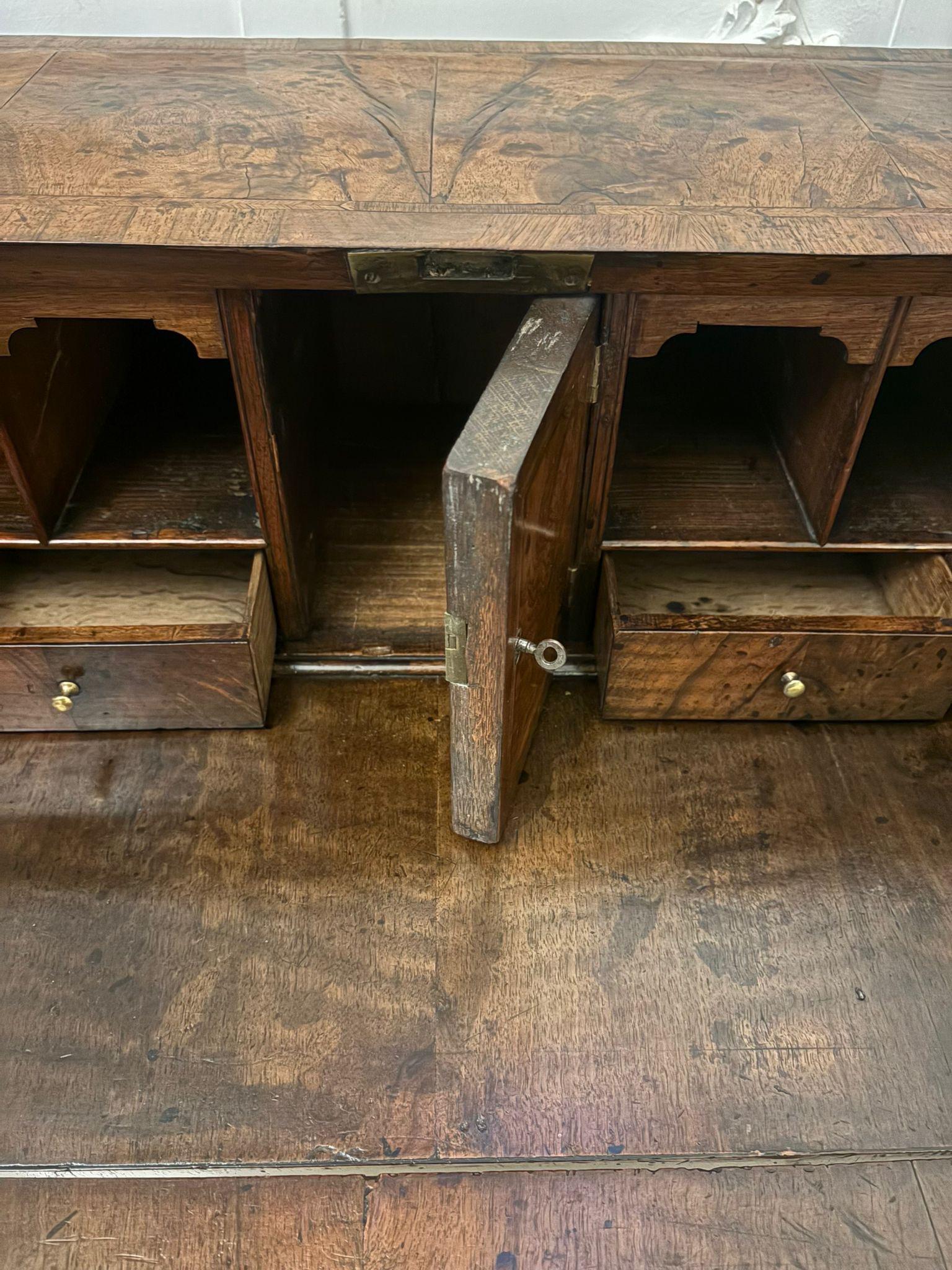 Superb Early 18th Century Quality Antique George I Walnut Bureau For Sale 5