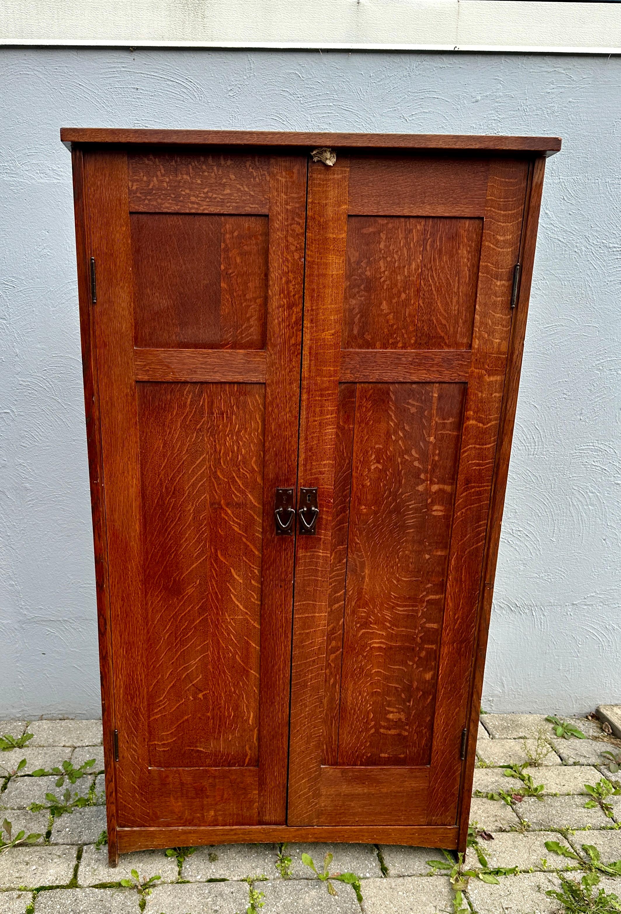SÚPER ARMARIO ANTIGUO Gustav Stickley circa 1915    VENTA    VENTA en venta 5