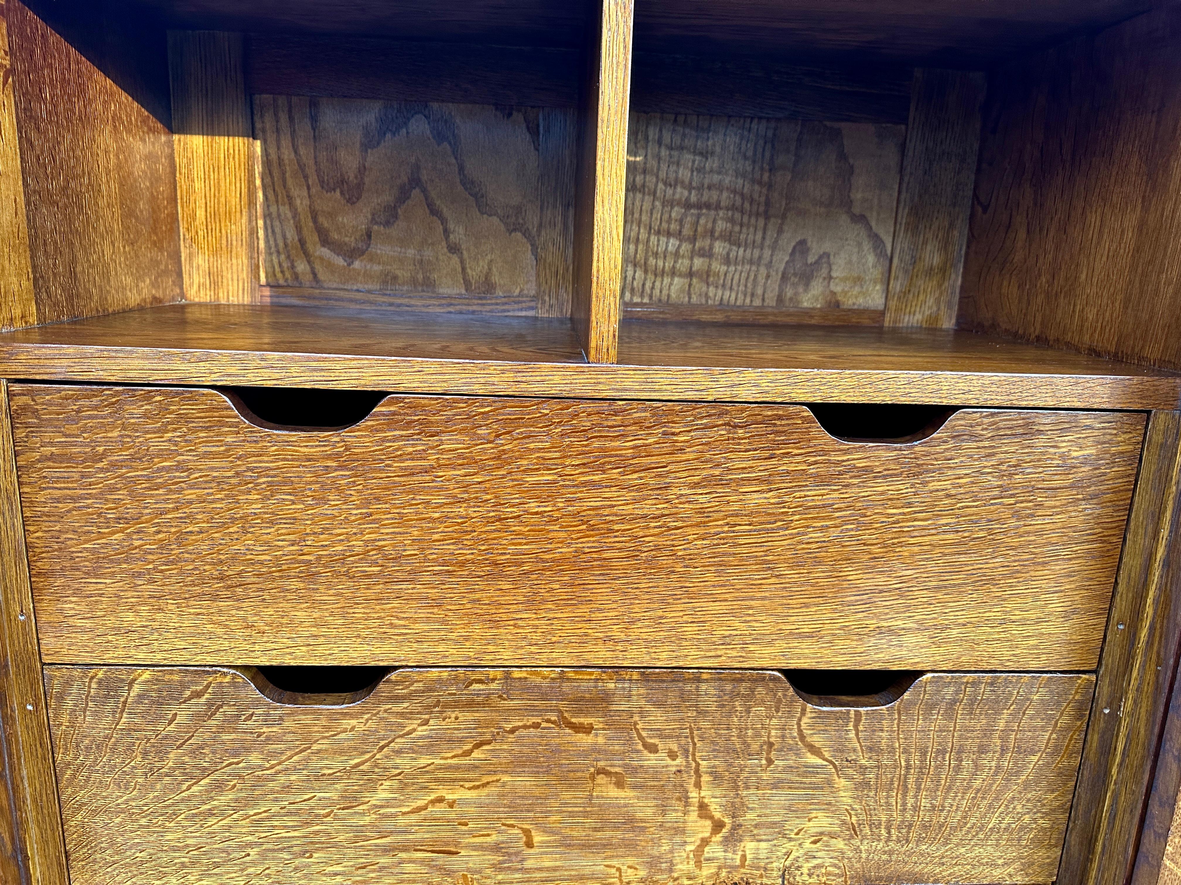 SÚPER ARMARIO ANTIGUO Gustav Stickley circa 1915    VENTA    VENTA Artes y manualidades en venta