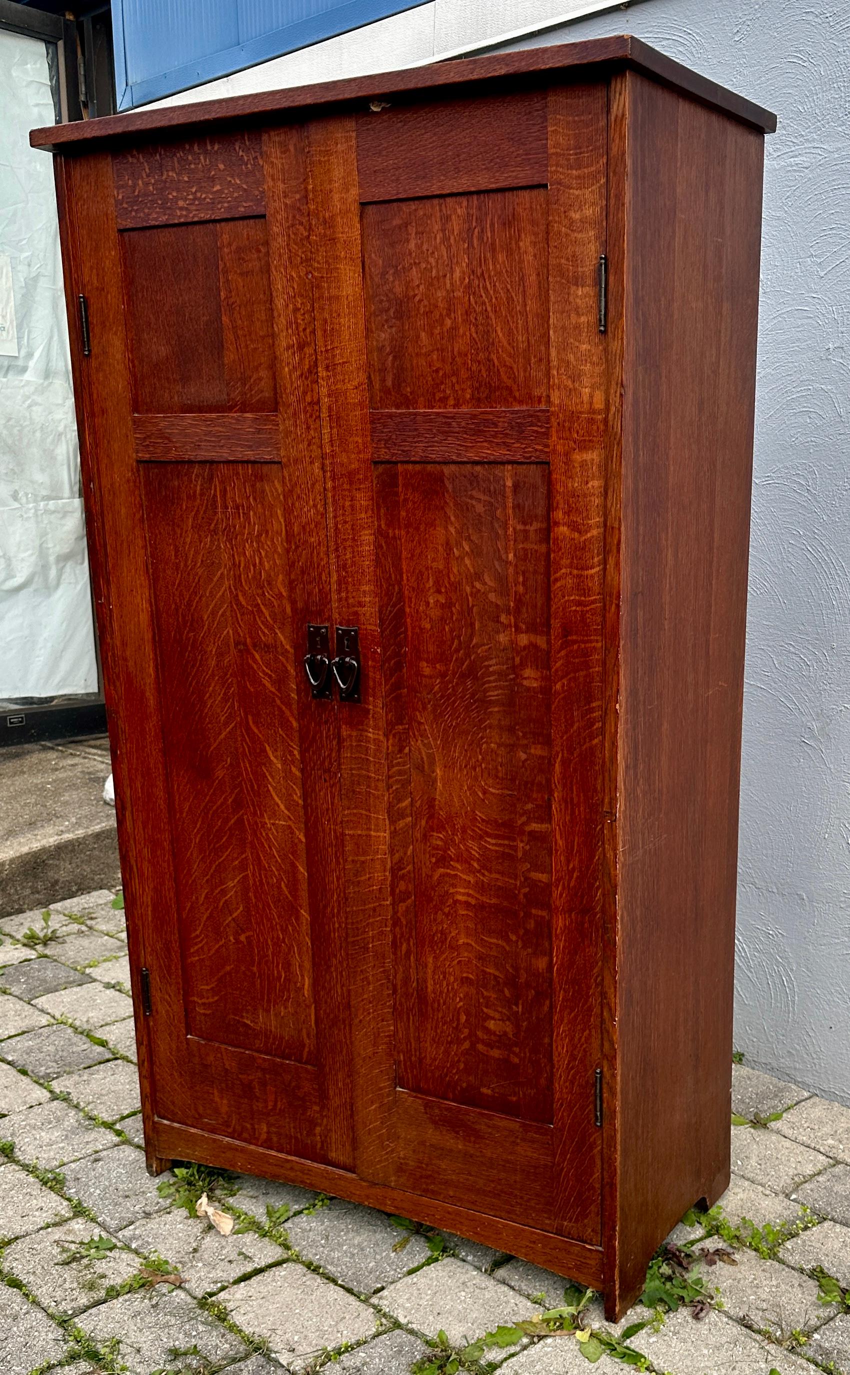 SÚPER ARMARIO ANTIGUO Gustav Stickley circa 1915    VENTA    VENTA principios del siglo XX en venta