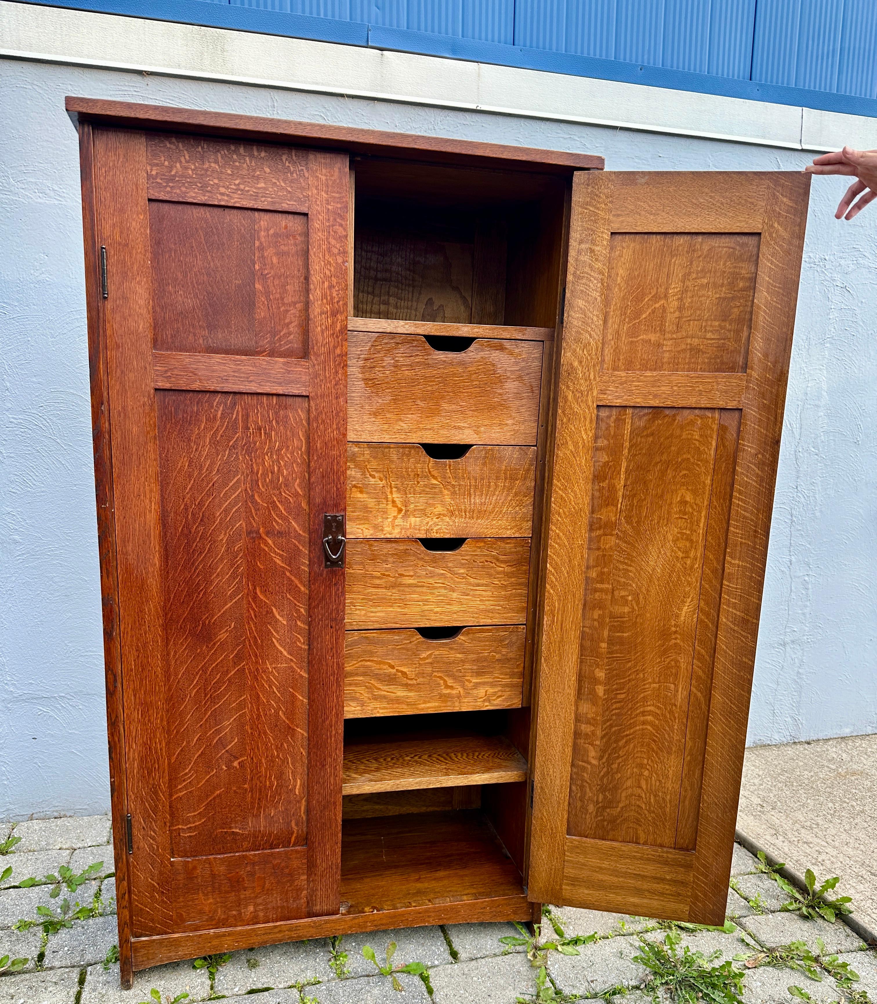 SÚPER ARMARIO ANTIGUO Gustav Stickley circa 1915    VENTA    VENTA Roble en venta