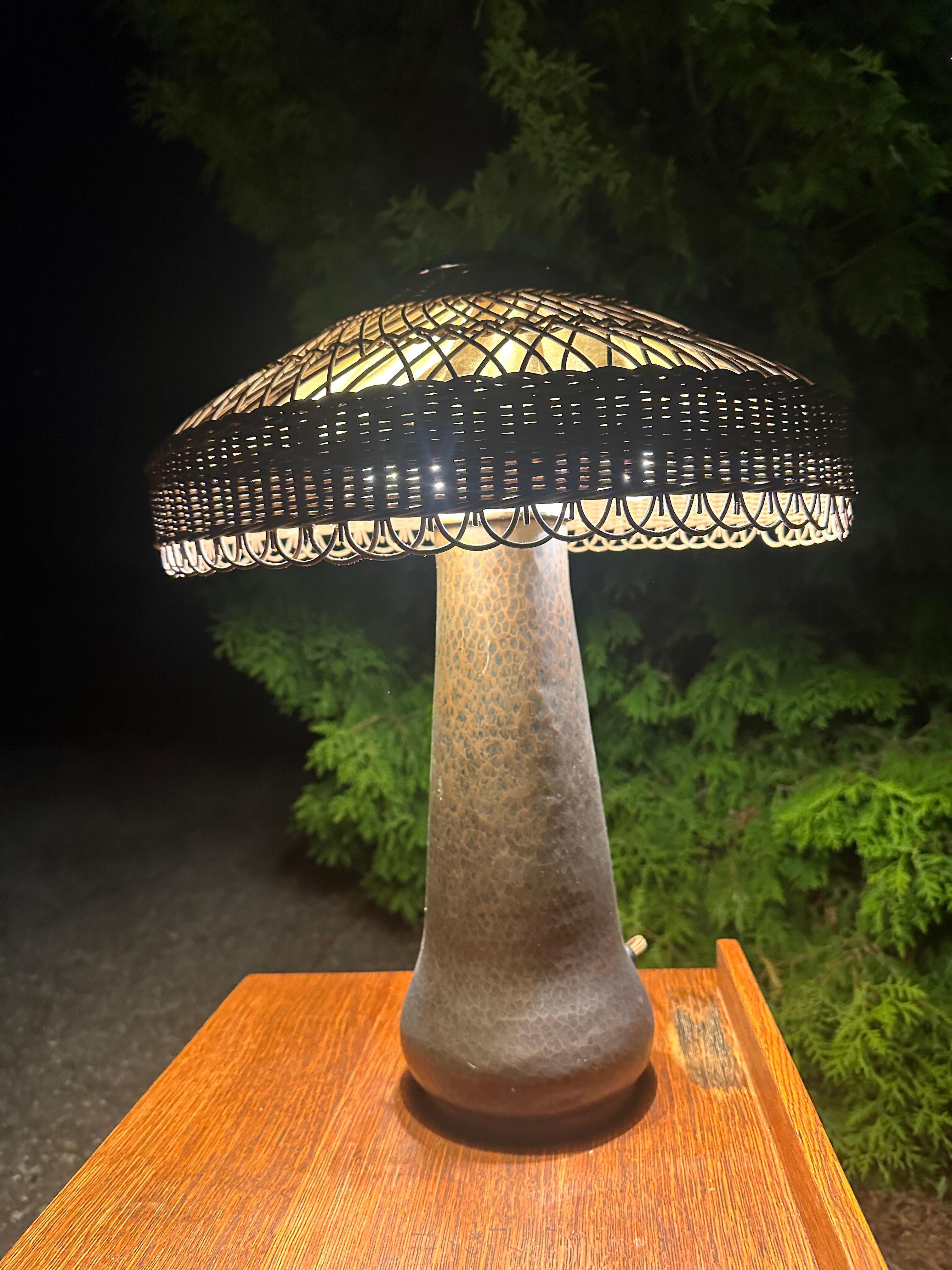 SUPERB Early Gustav Stickley Table Lamp c. Early 1900s - W7996 Artes y manualidades en venta