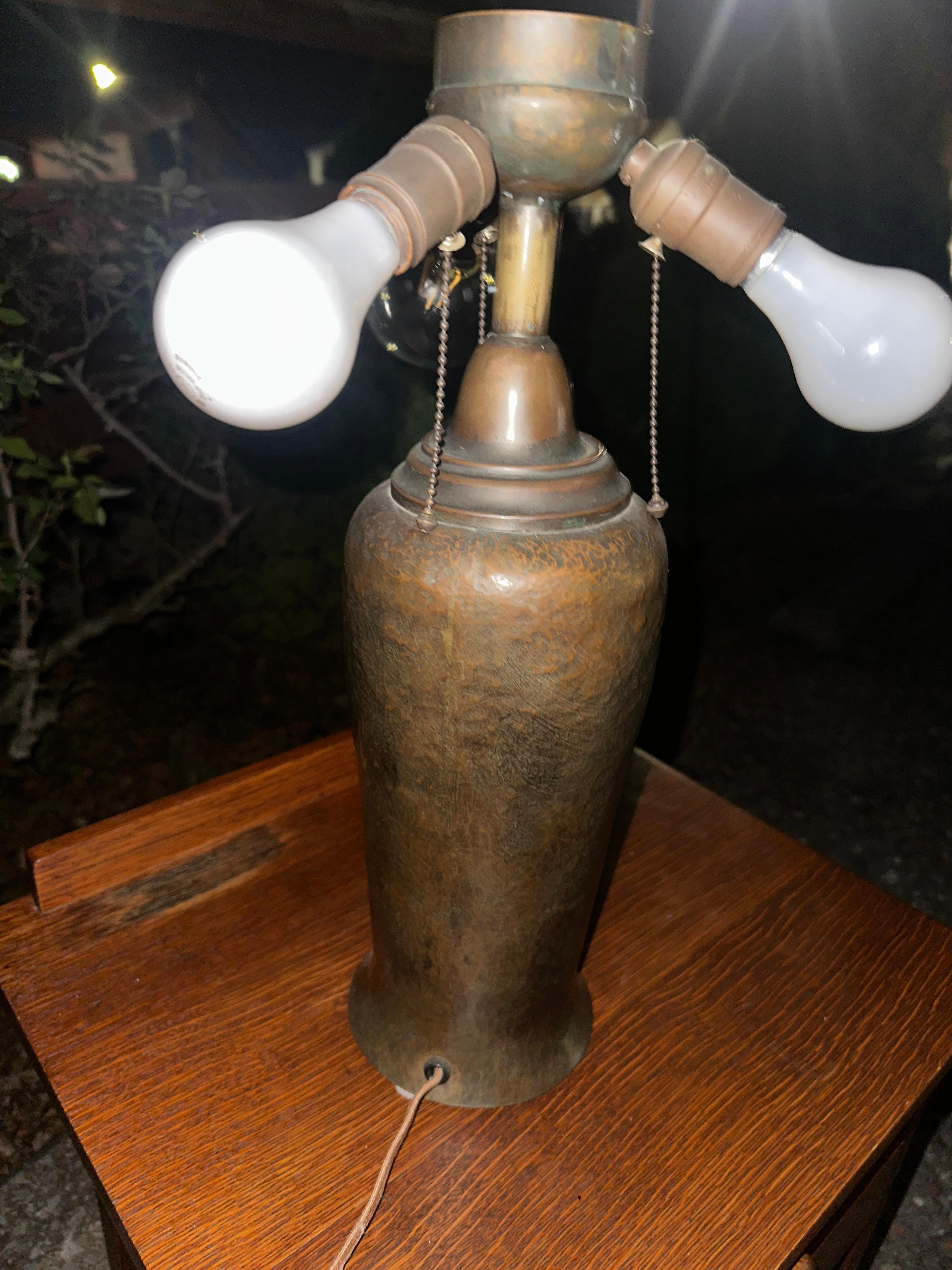 SUPERB Early Gustav Stickley Table Lamp c. Early 1900s - W7996 siglo XX en venta