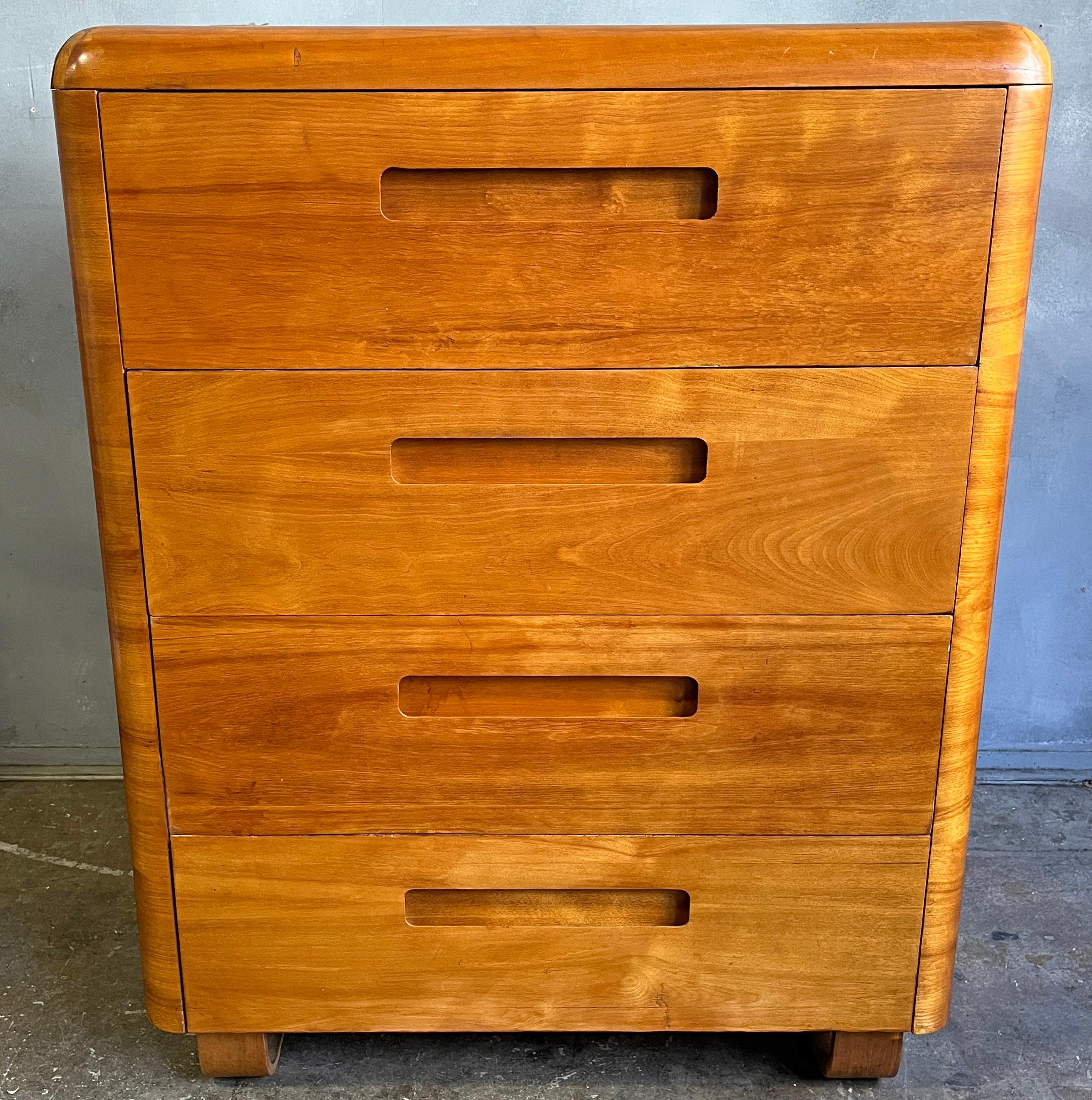 20th Century Superb Early Midcentury Chest of Drawers in Birchwood For Sale