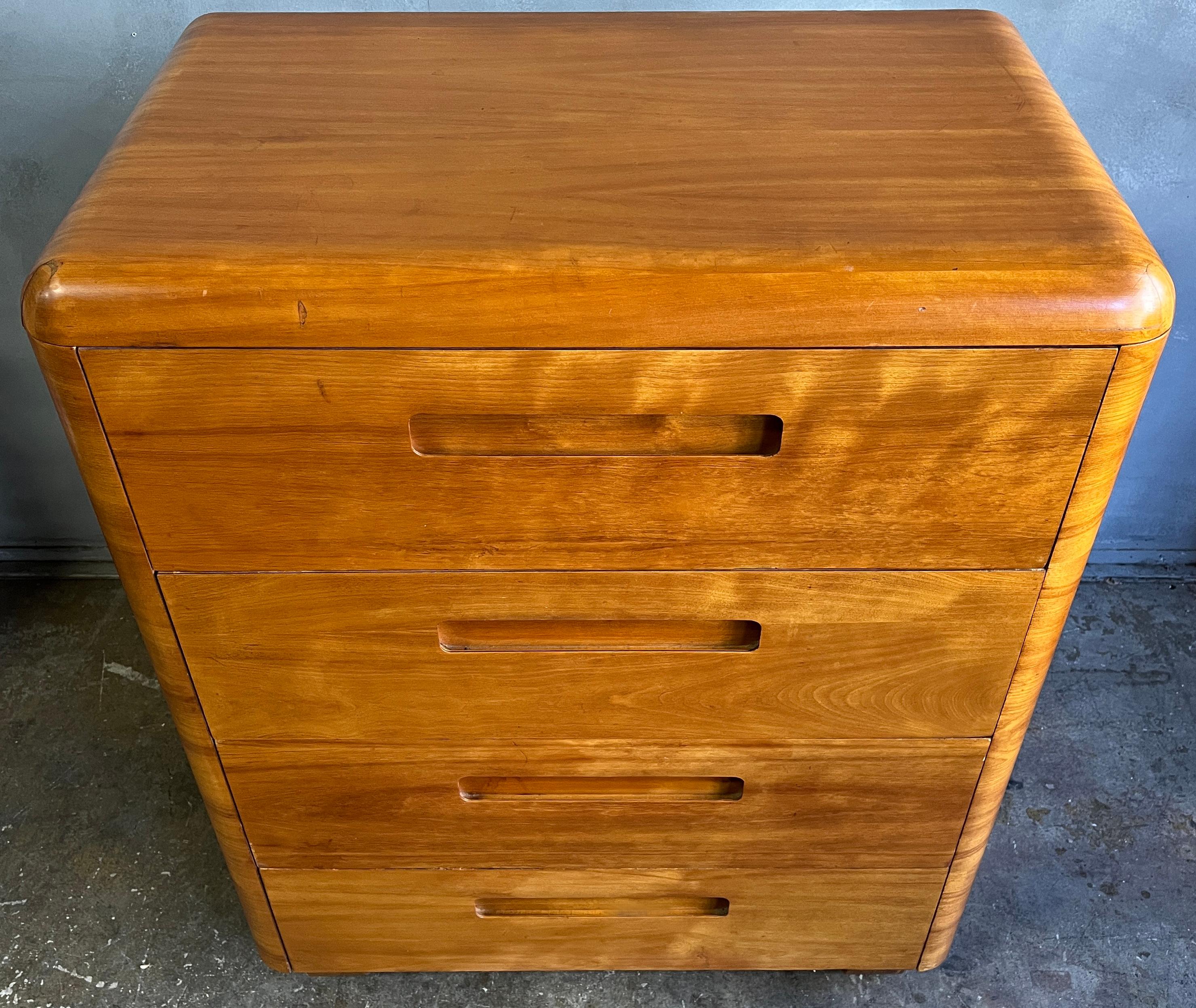 Superb Early Midcentury Chest of Drawers in Birchwood For Sale 1