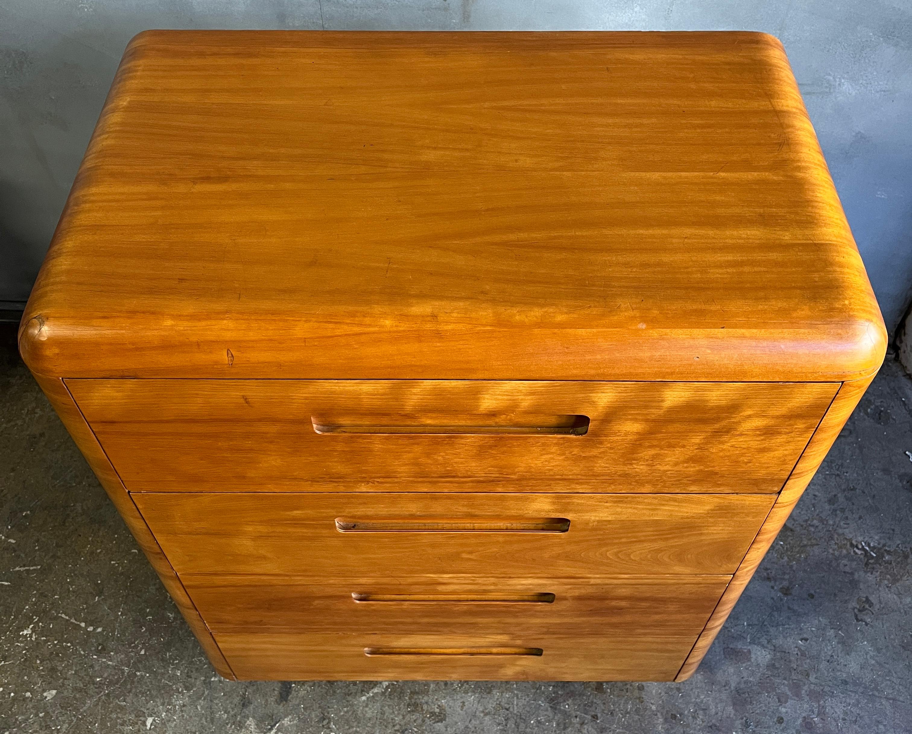 Superb Early Midcentury Chest of Drawers in Birchwood For Sale 2